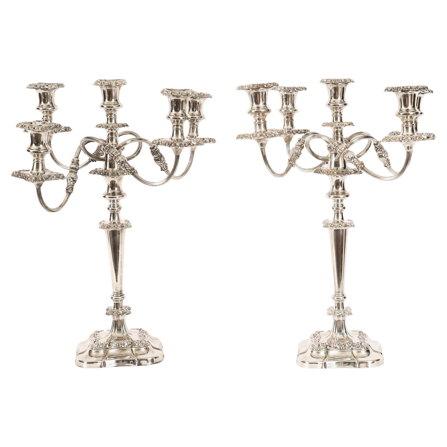 Coppia di grandi candelabri a cinque luci in argento di Mappin & Webb del XIX secolo in vendita
