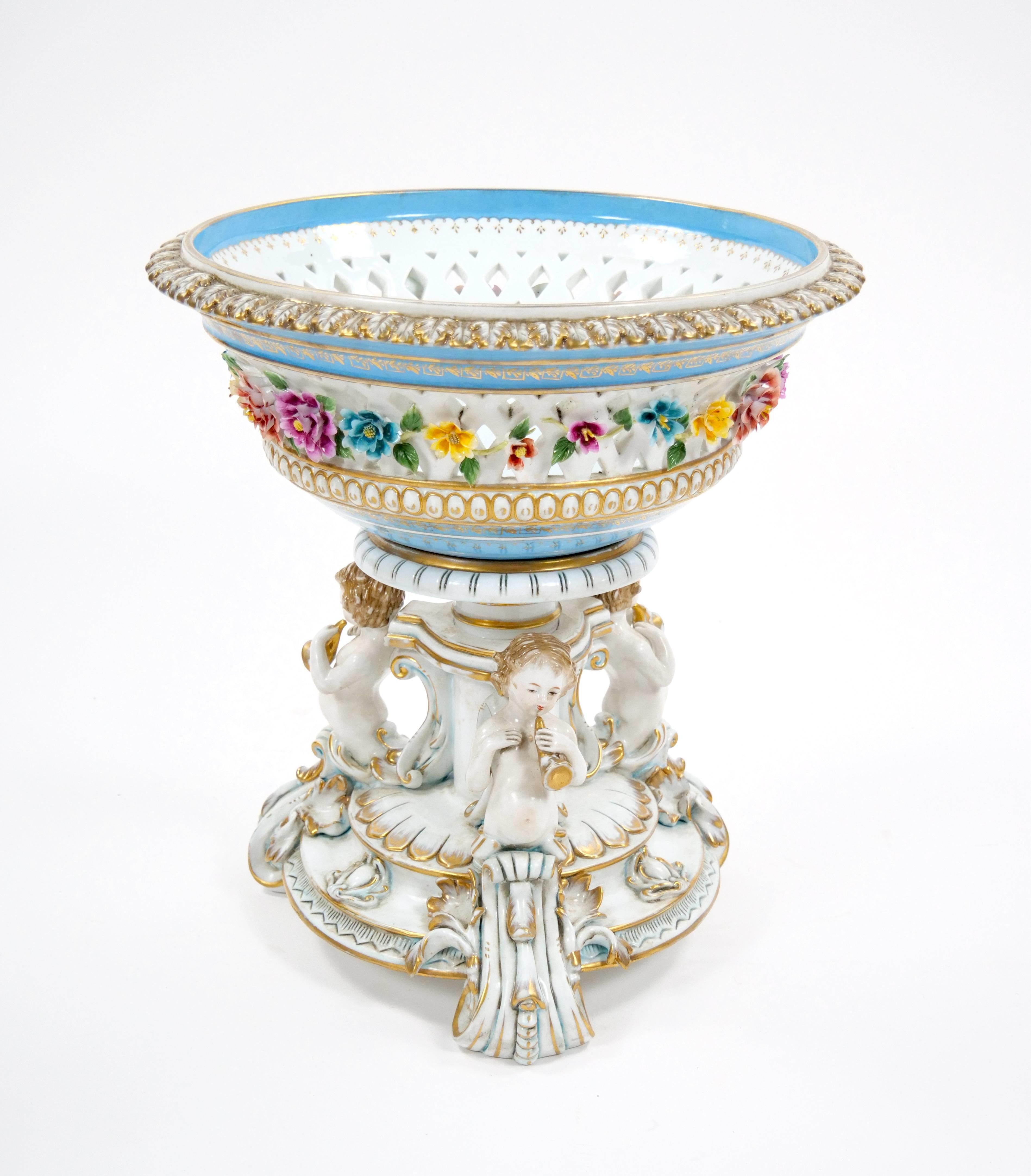 Porcellana Coppia antica di grandi centrotavola figurativi in porcellana tedesca Meissen Porcelain in vendita