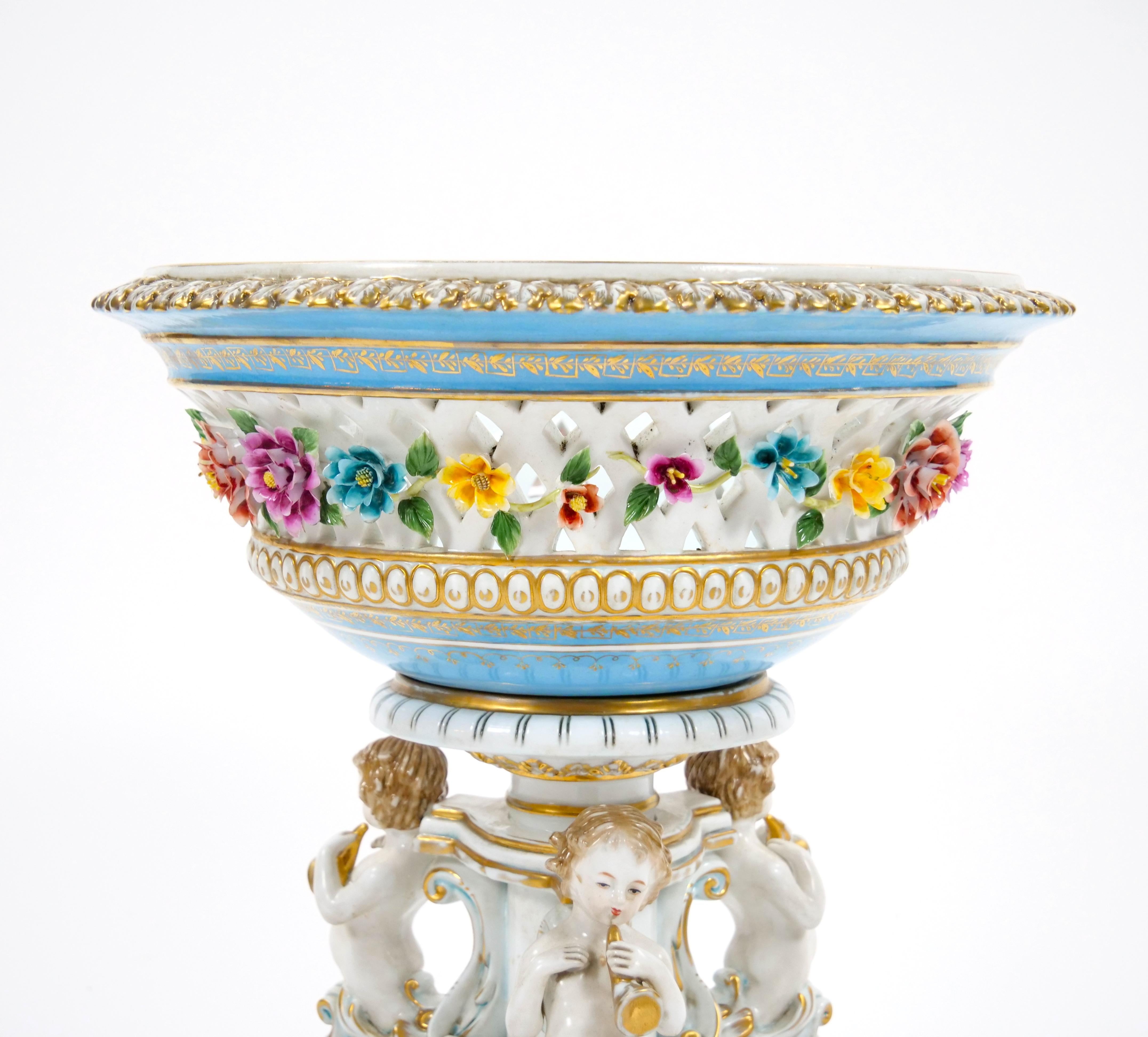 Coppia antica di grandi centrotavola figurativi in porcellana tedesca Meissen Porcelain in vendita 1