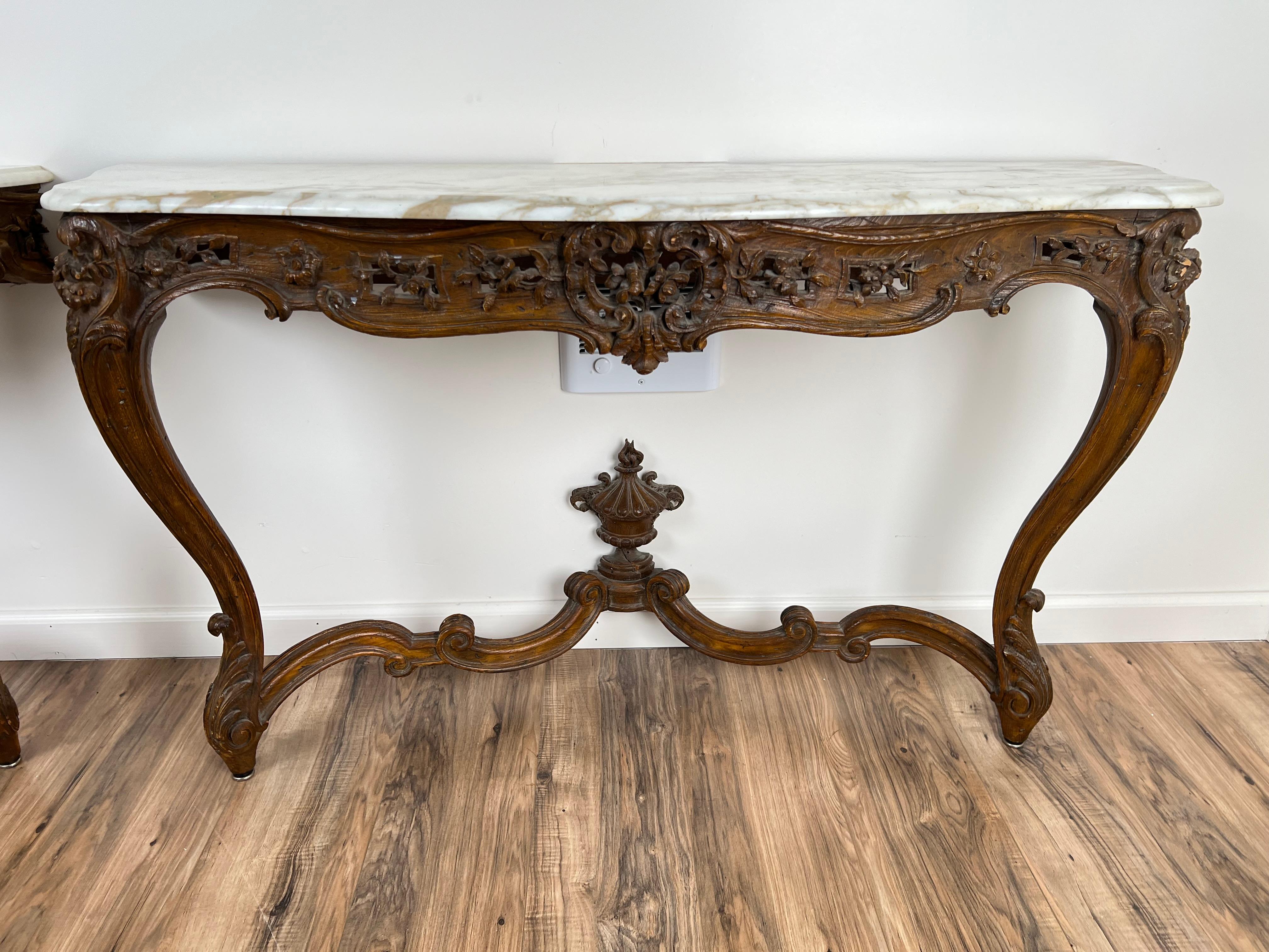 Antica coppia di tavoli da console Luigi XV Rococò Portor de Pyrénées c.C. Fine del 18° secolo. in vendita 6