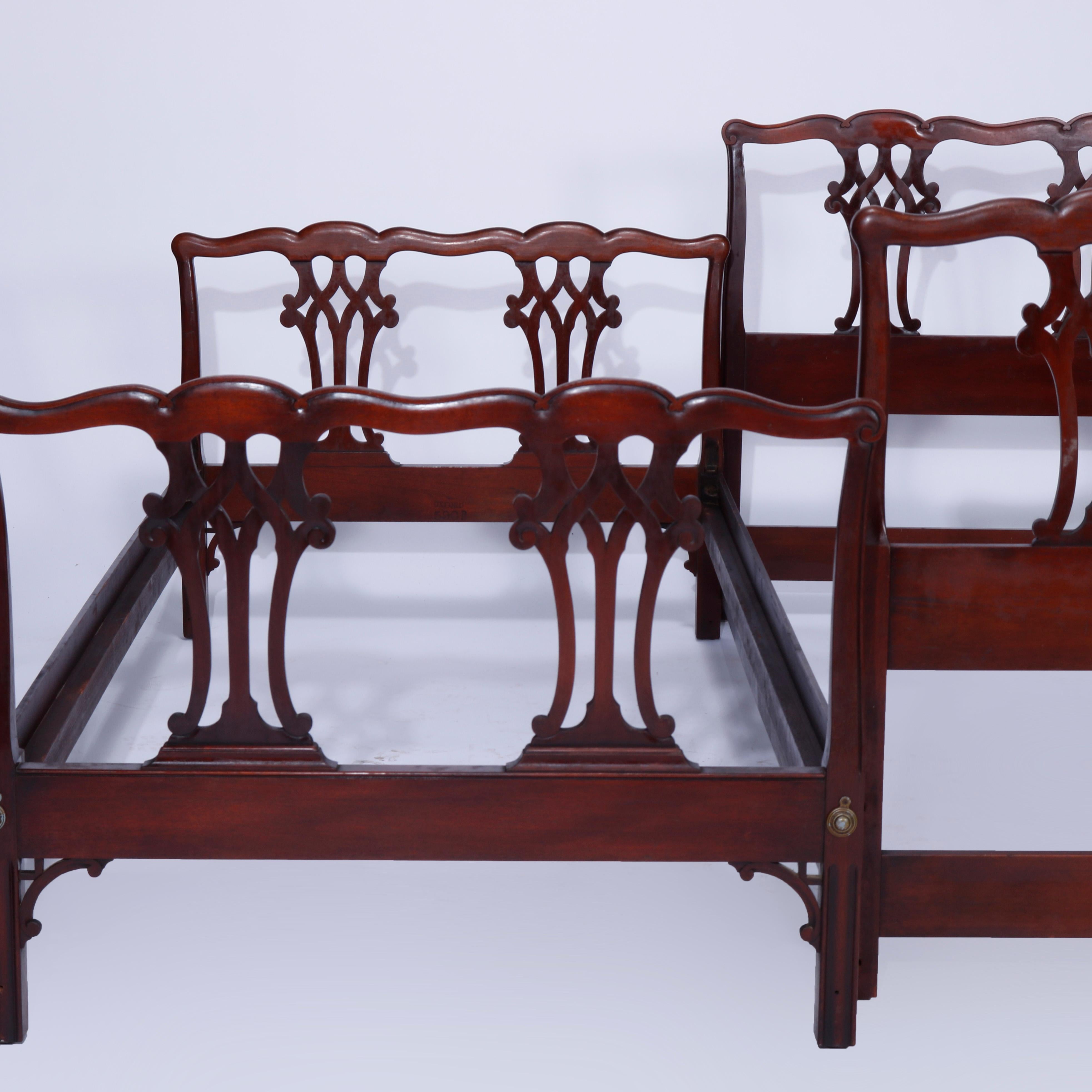 Antique Pair Matching Chippendale Style Mahogany Ribbon Twin Beds circa 1930 In Good Condition In Big Flats, NY
