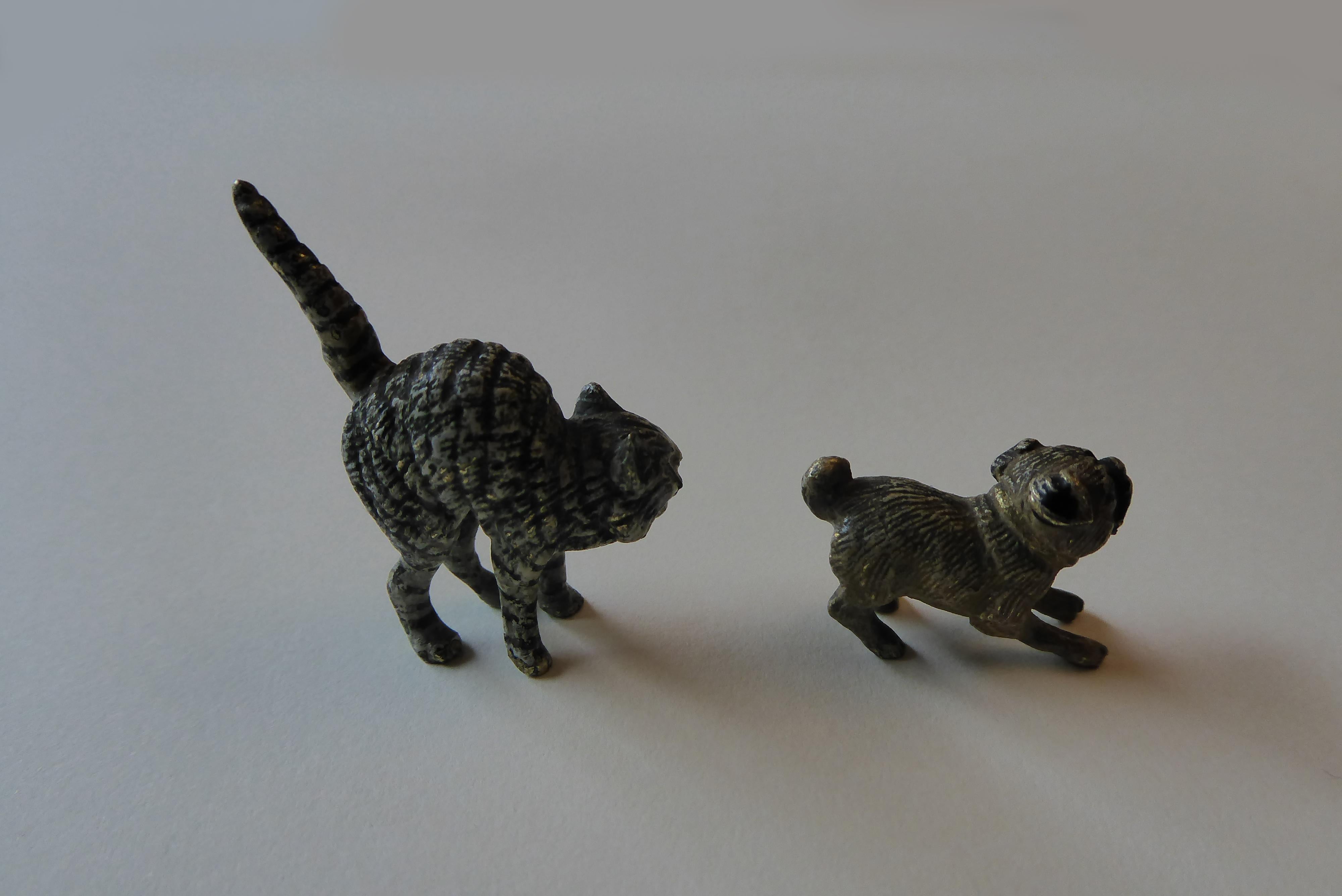 Antique Pair of Miniature Austrian Cold Painted Bronze Cat and Dog, circa 1900 For Sale 1