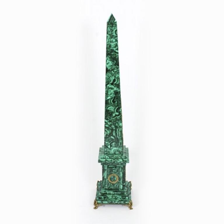 Paire d'obélisques monumentaux en malachite montés en bronze doré sur socle, années 1920 en vente 12