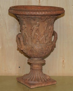 ANTiQUE PAIR OF 1880 MEDICIS FRESCOES OF GREEK MYTHOLOGY TERRACOTTA PLANT VASES