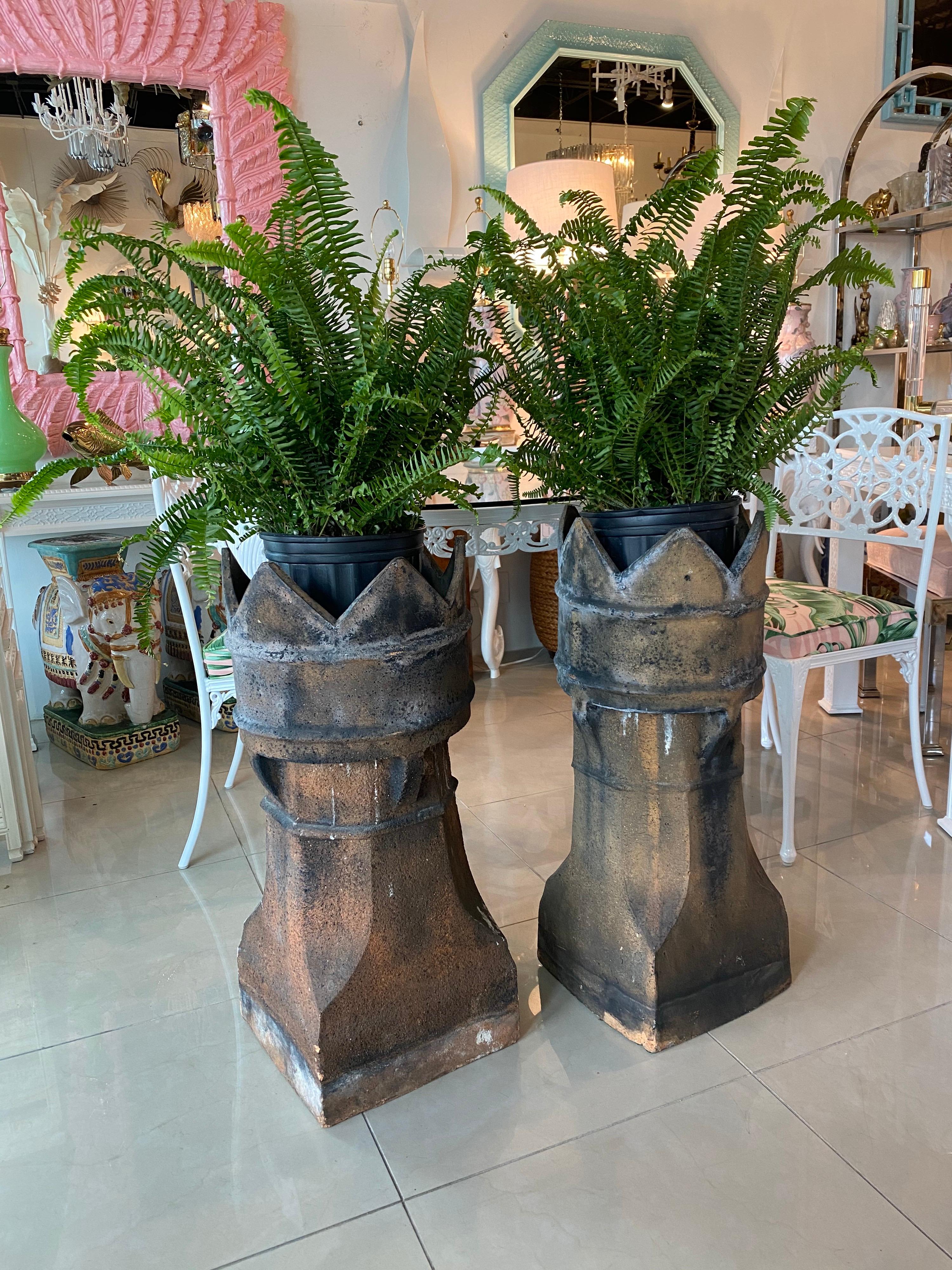 Antique Pair of 1890s English Chimney Pots Lovely Patina Industrial Planters In Good Condition For Sale In West Palm Beach, FL