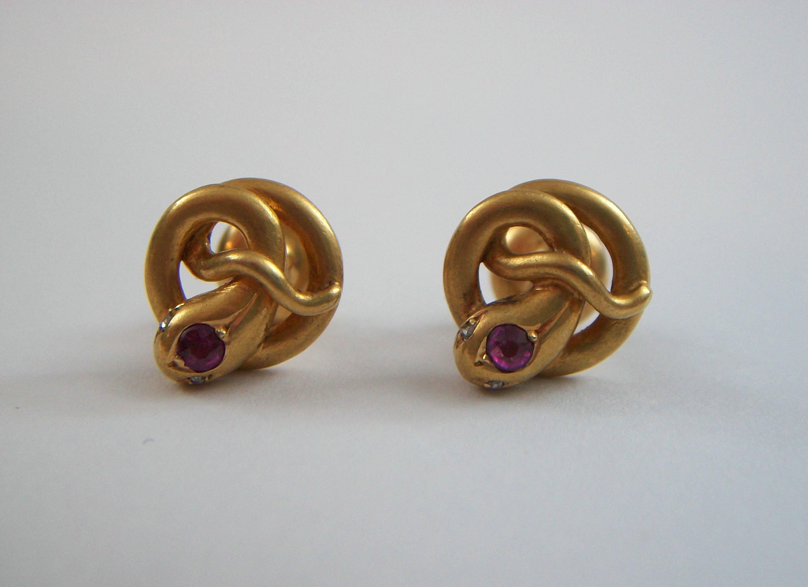 Victorian Antique Pair of 18K Yellow Gold Snake Buttons - France - Late 19th Century For Sale