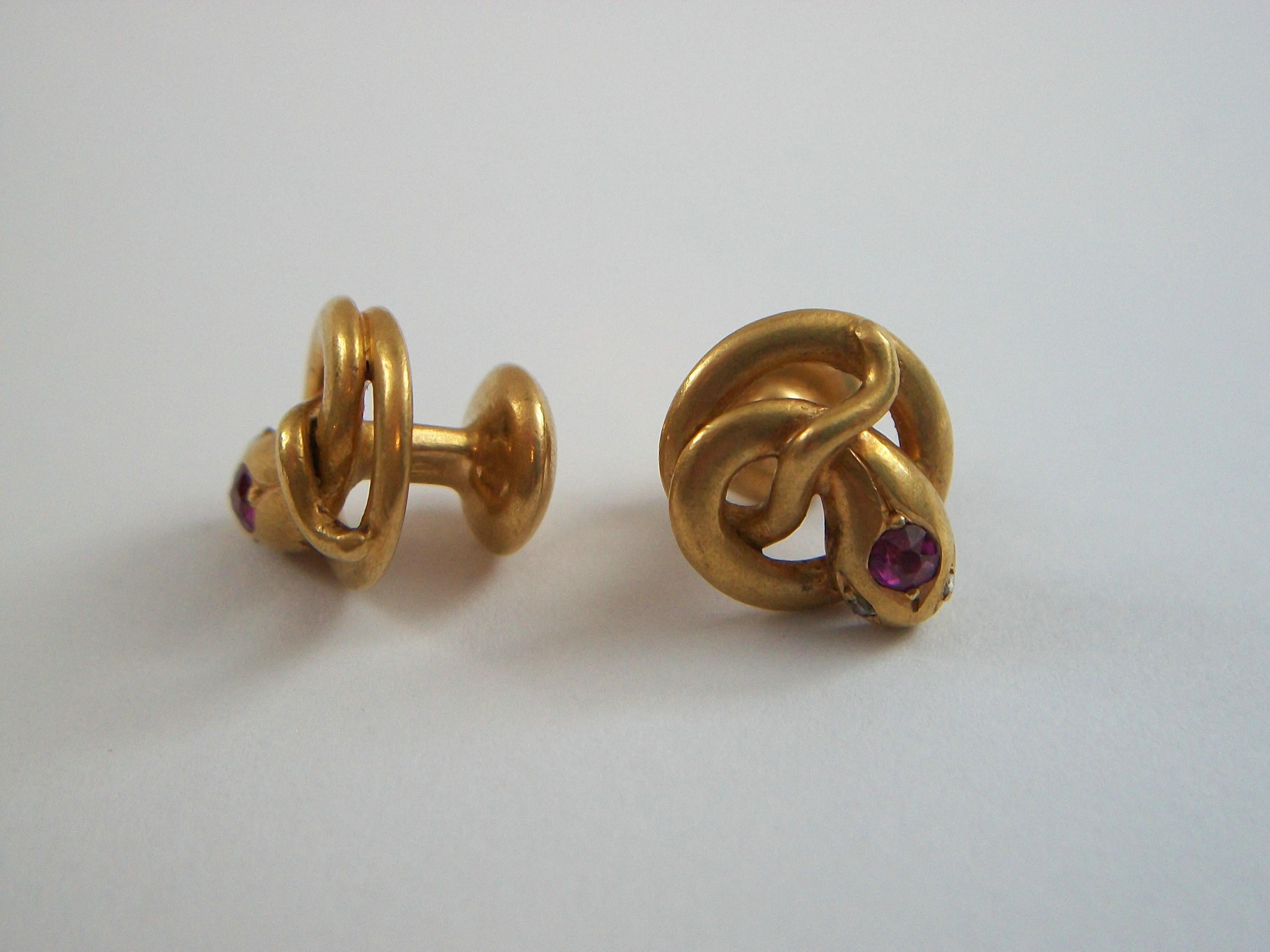 Antique Pair of 18K Yellow Gold Snake Buttons - France - Late 19th Century In Good Condition For Sale In Chatham, CA