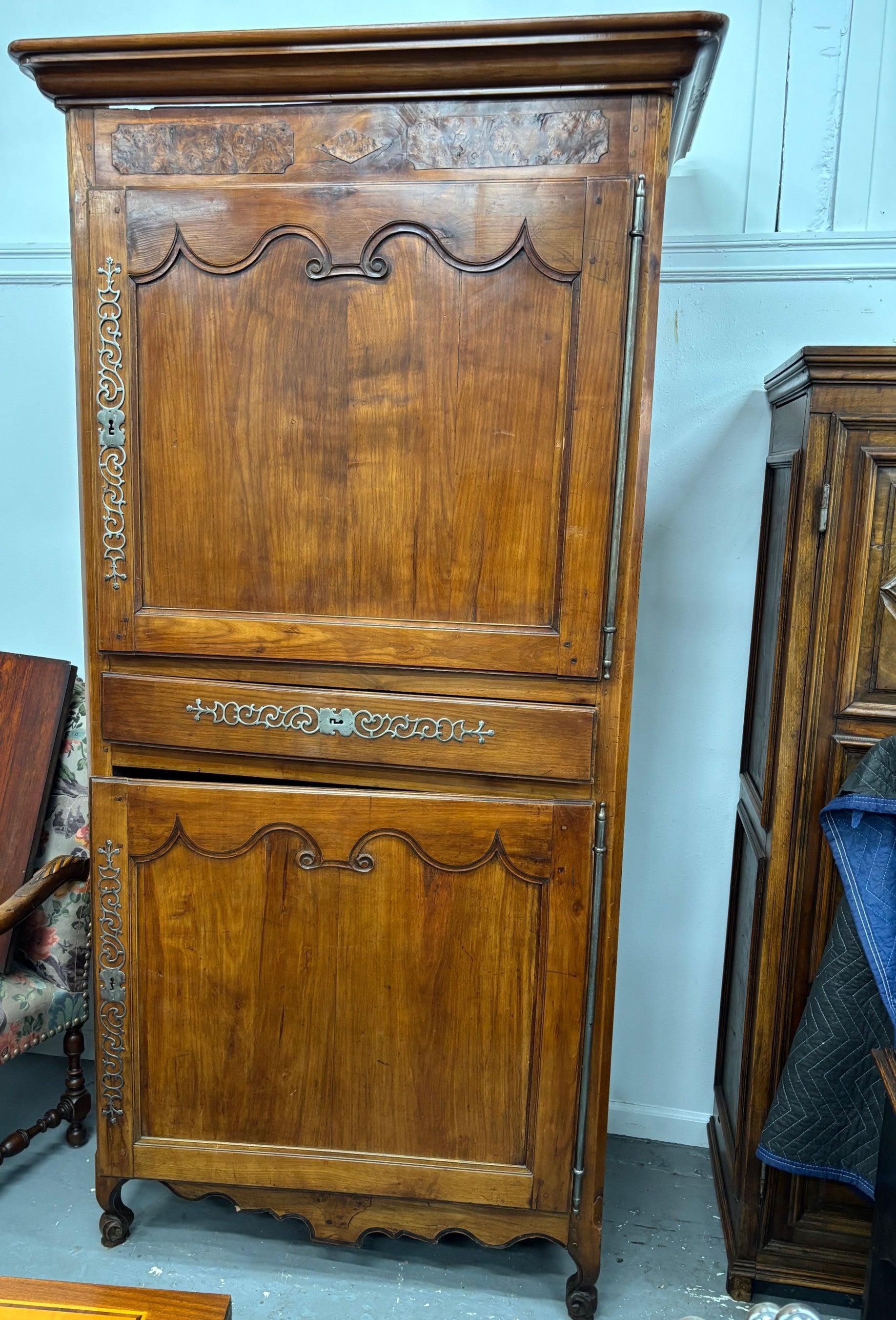 Antique Pair of 18th Century French Provincial Armoires Bonnetieres circa 1780 In Good Condition In Portland, OR