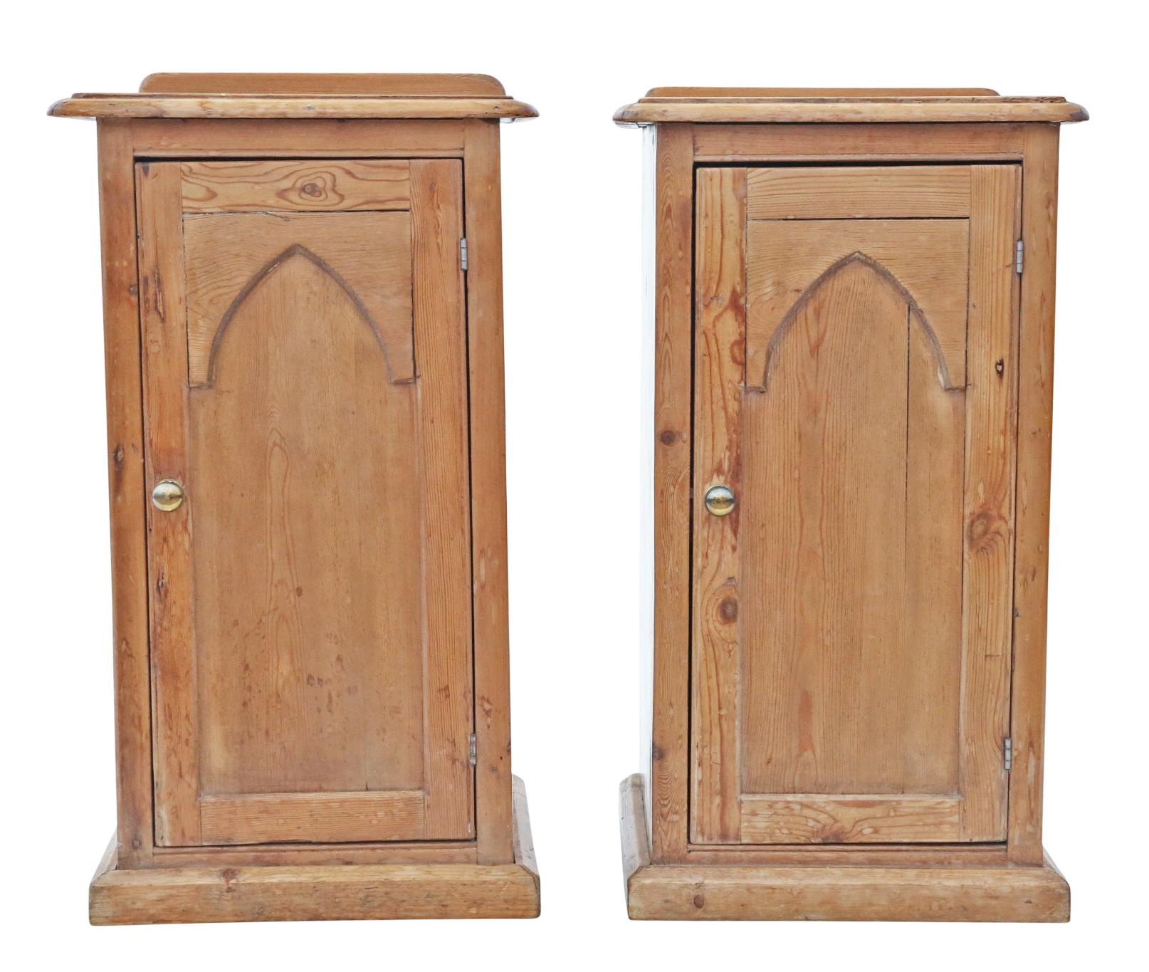 Paire ancienne de tables de chevet gothiques victoriennes du 19e siècle - Tables de nuit de qualité

Paire de tables de chevet gothiques victoriennes du XIXe siècle, pleines d'âge, de caractère et de patine. Cette rare trouvaille décorative présente