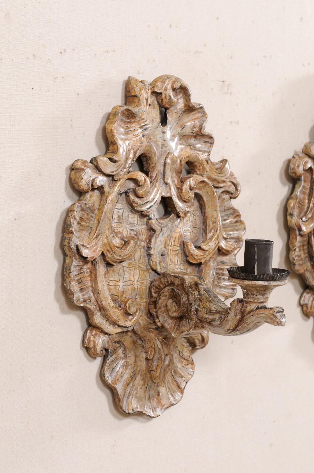 Wood Antique Pair of Acanthus Leaf-Carved Single-Candle Wall Sconces from Italy For Sale