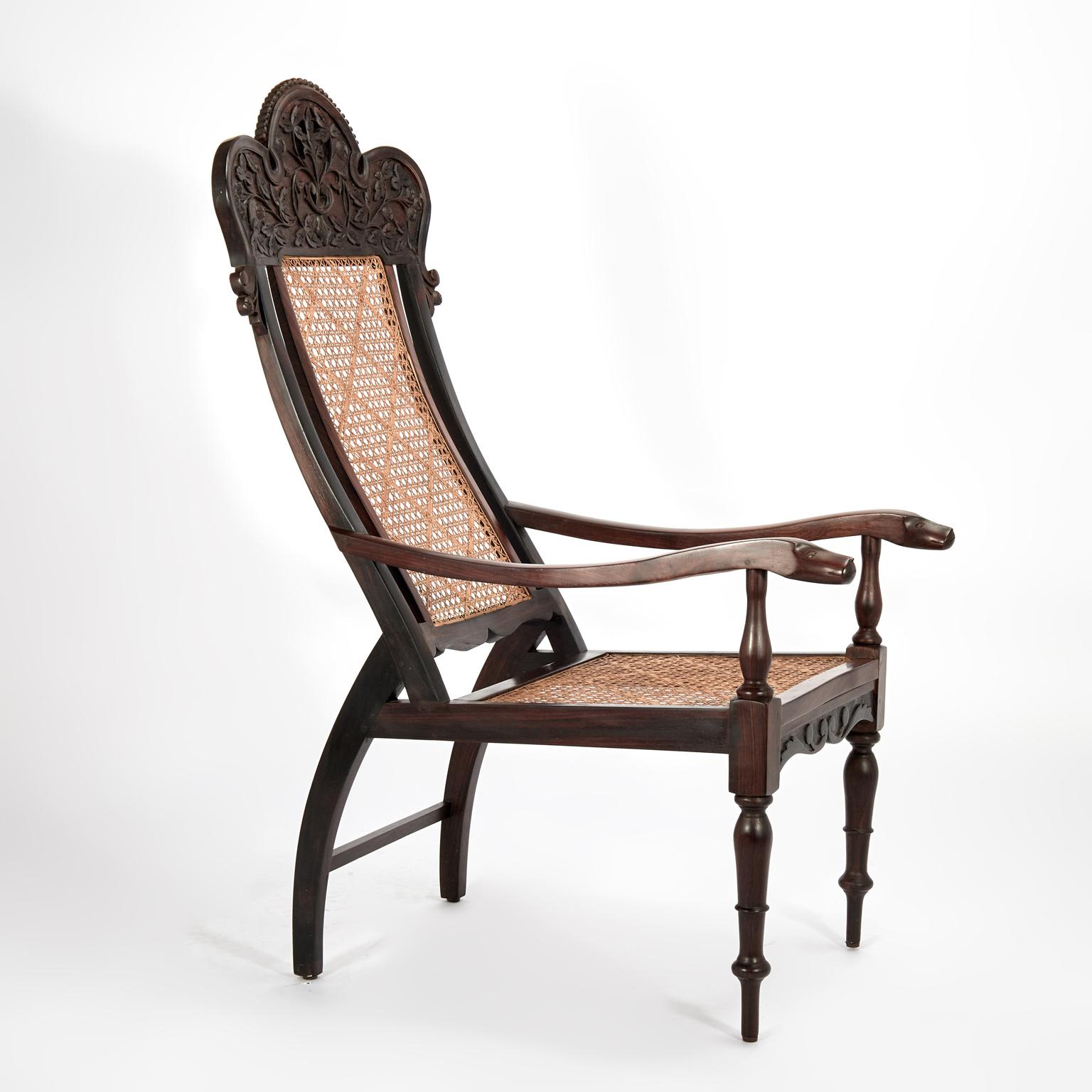 Ancienne paire de fauteuils anglo-indiens cannés en bois de rose en vente 2
