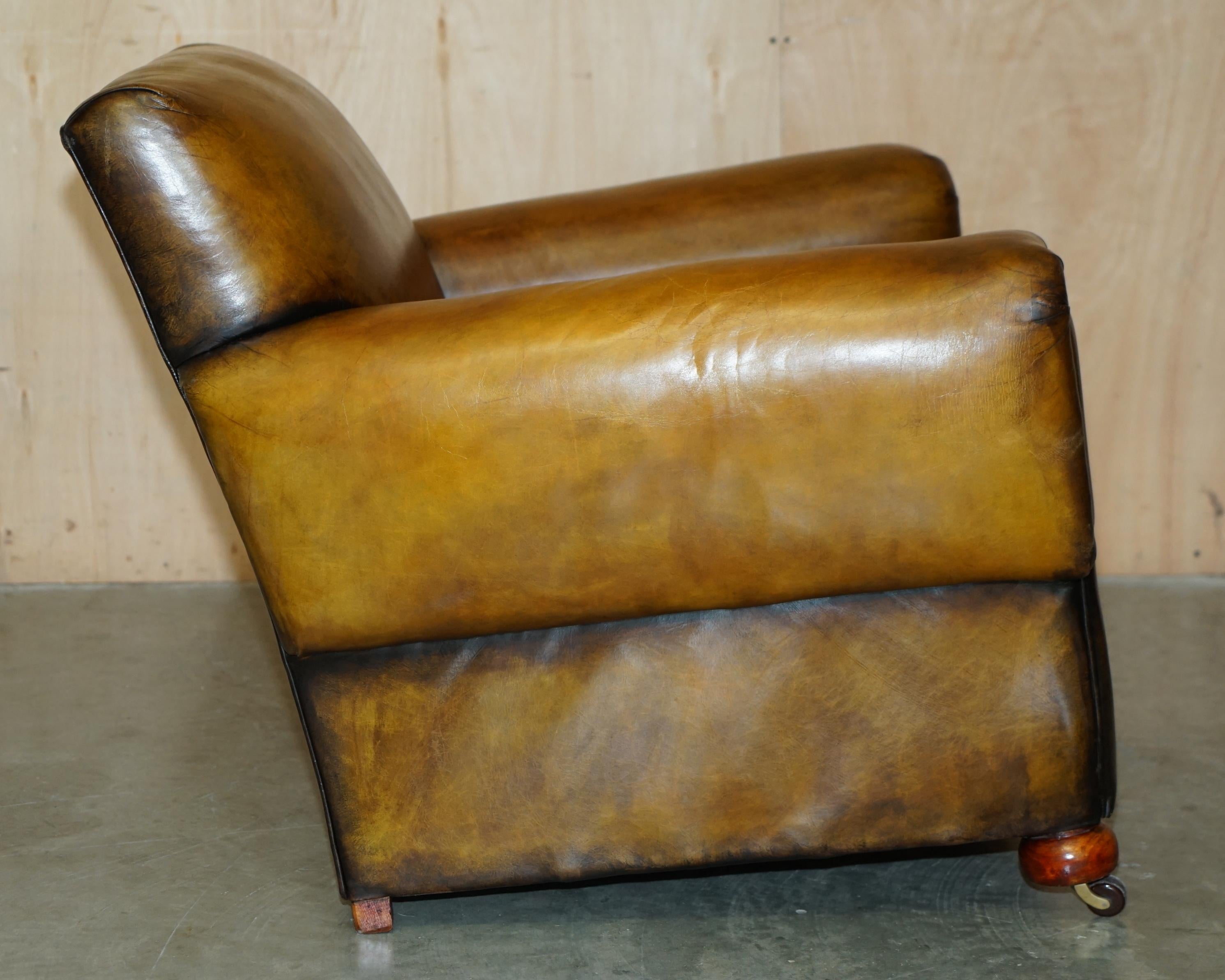 Paire d'armoires de club art déco 1920 entièrement rénovées en cuir marron cigare en vente 11