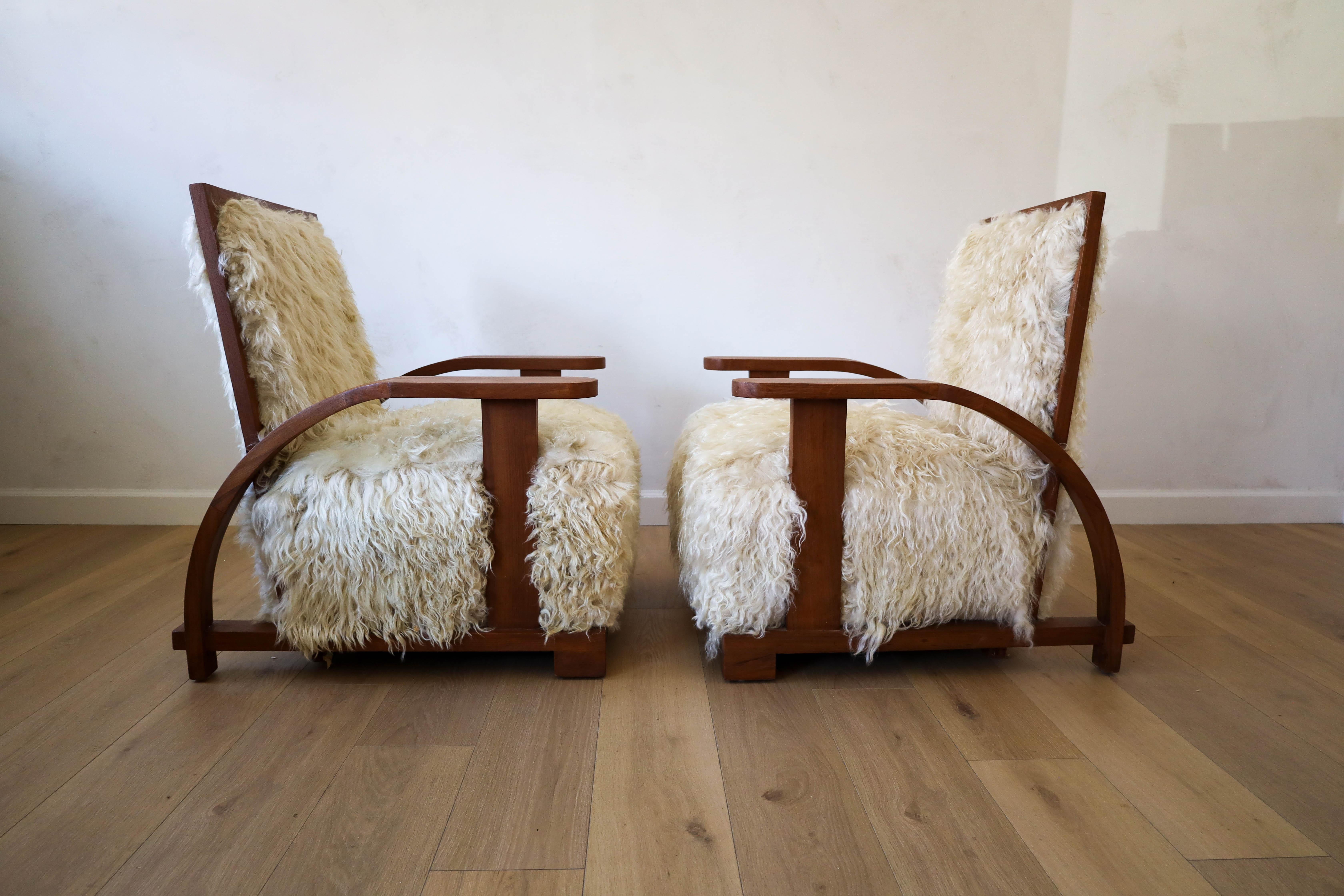 20th Century Antique Pair of Art Deco Club Chairs, reupholstered in Angora Goat, Early 1900s For Sale
