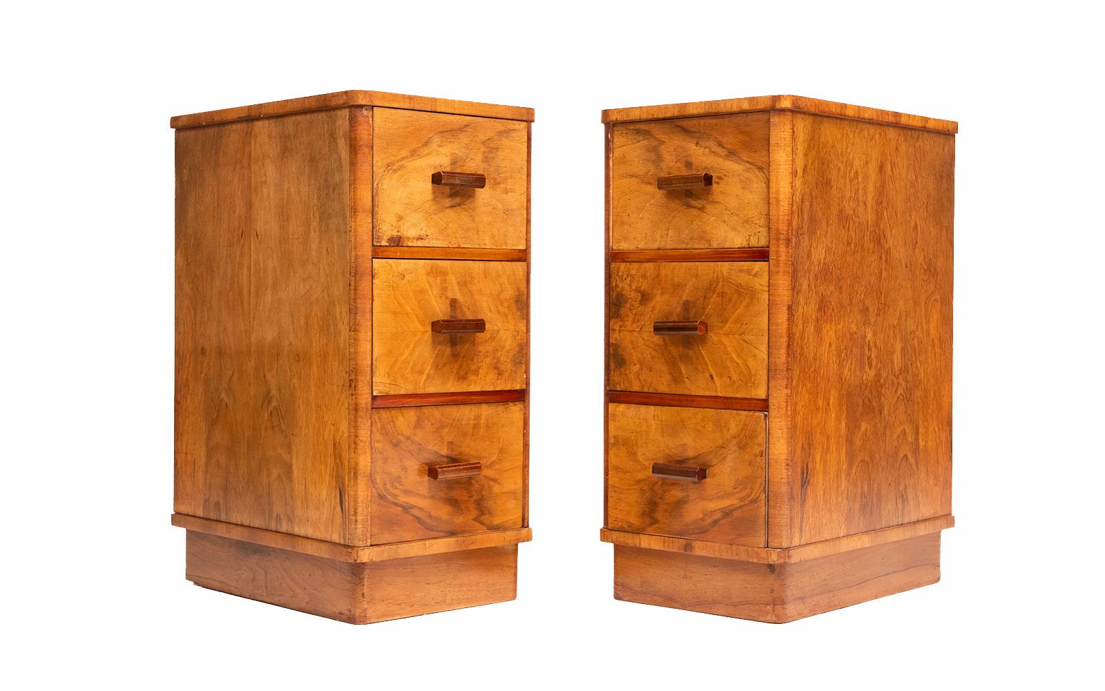 Art Deco bedside cabinets

A pair of matching Art Deco bedside chests in figured walnut.

Each chest features three drawers. 

English, 1930s.