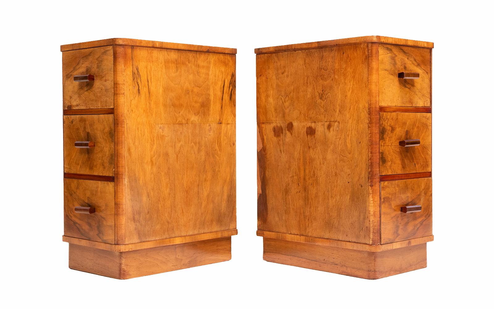 Antique Pair of Art Deco Walnut Bedside Chests Tables In Good Condition In STOKE ON TRENT, GB