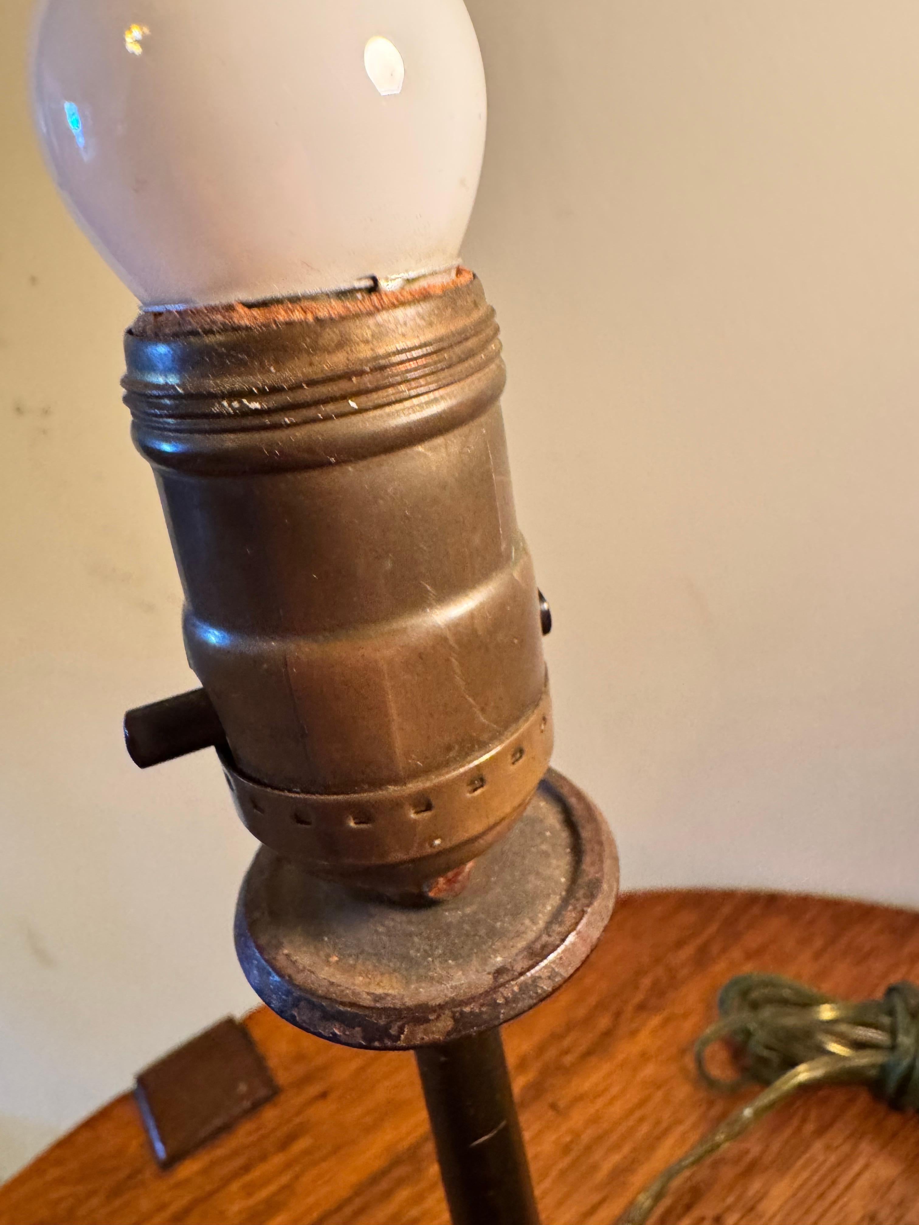 Antikes Paar „Aurora“-Sessel  Lampe  Die 
