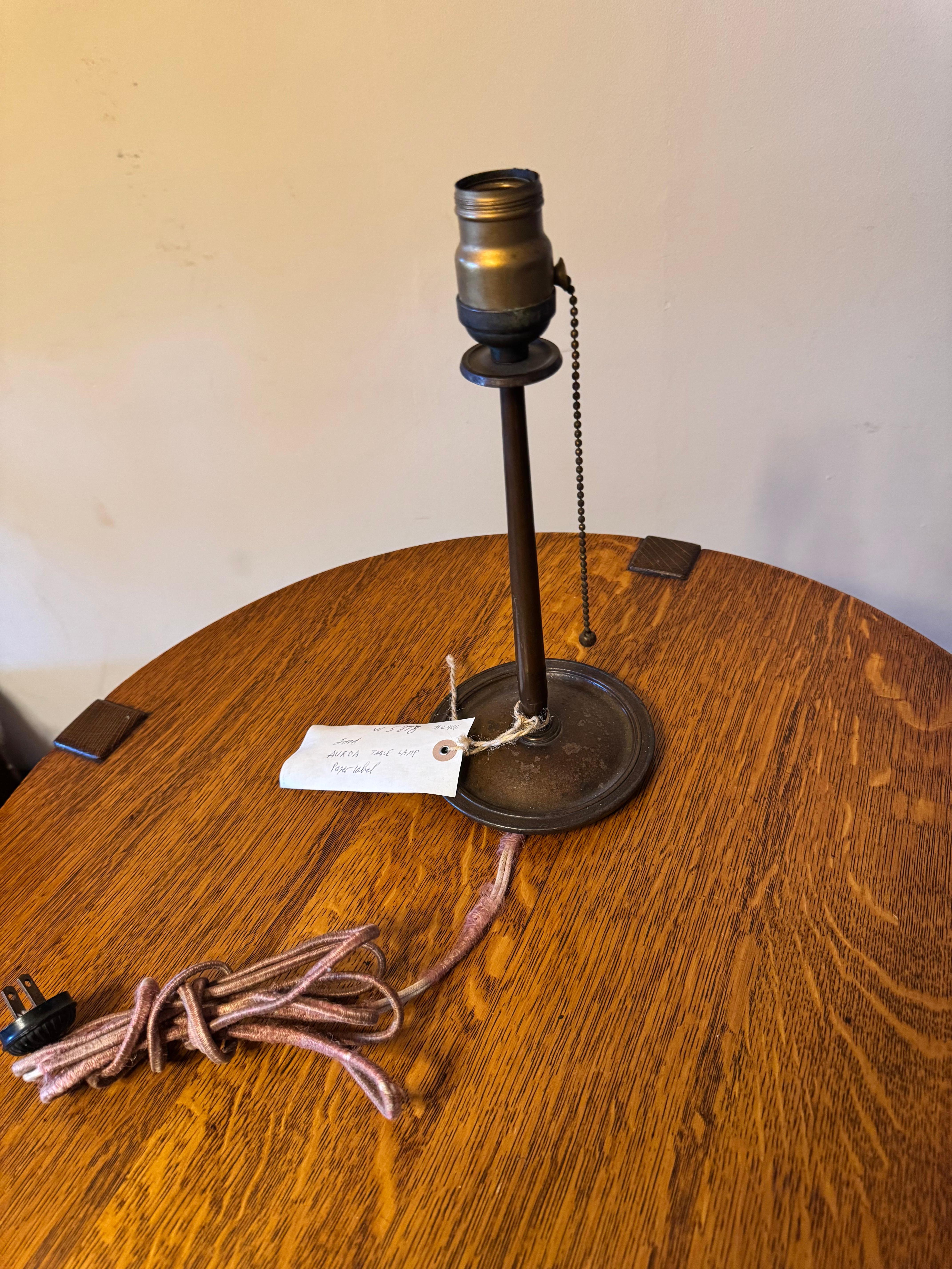 Antikes Paar „Aurora“-Sessel  Lampe  Die 
