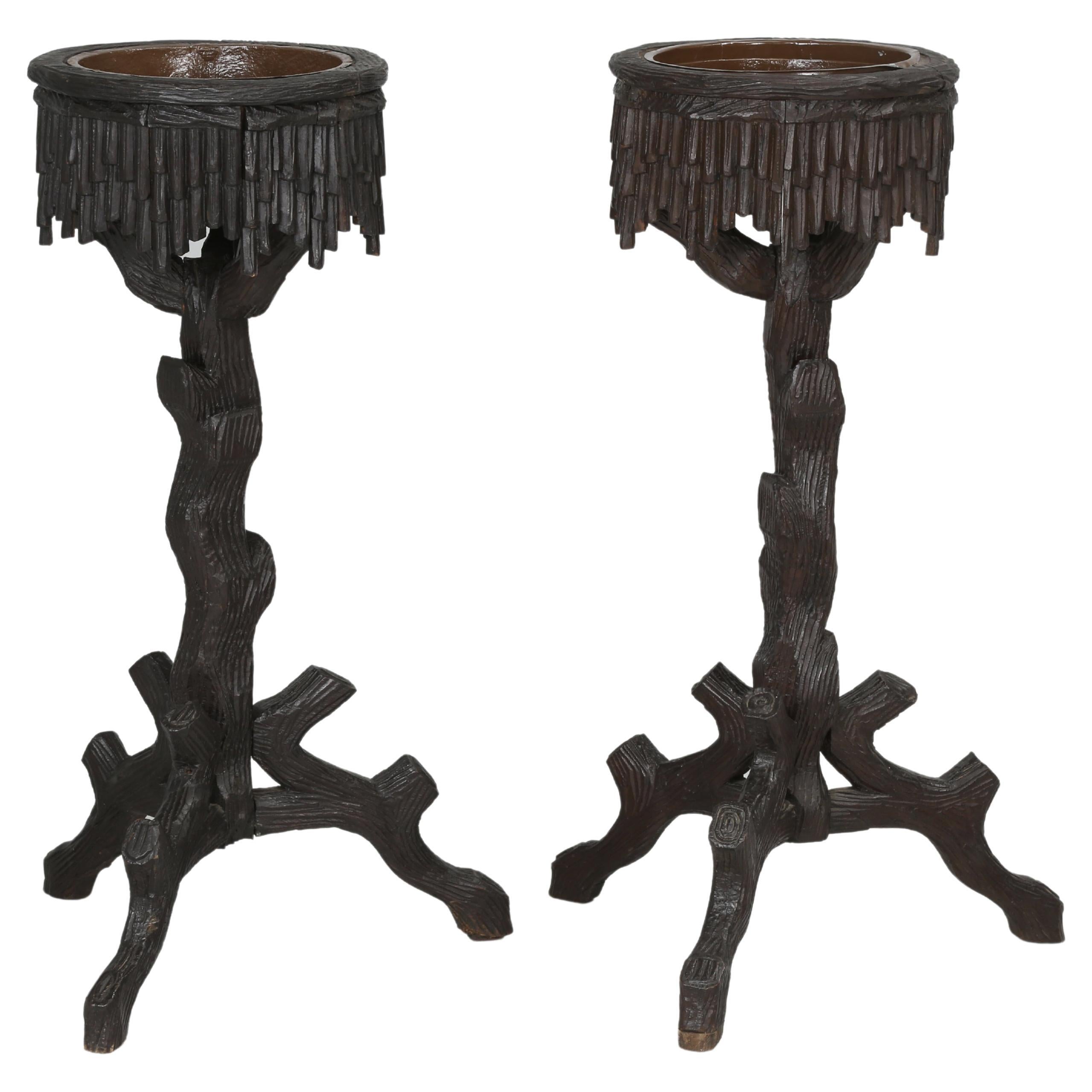 Pareja antigua de jardineras Black Forest talladas a mano Suiza circaLate1800s en venta