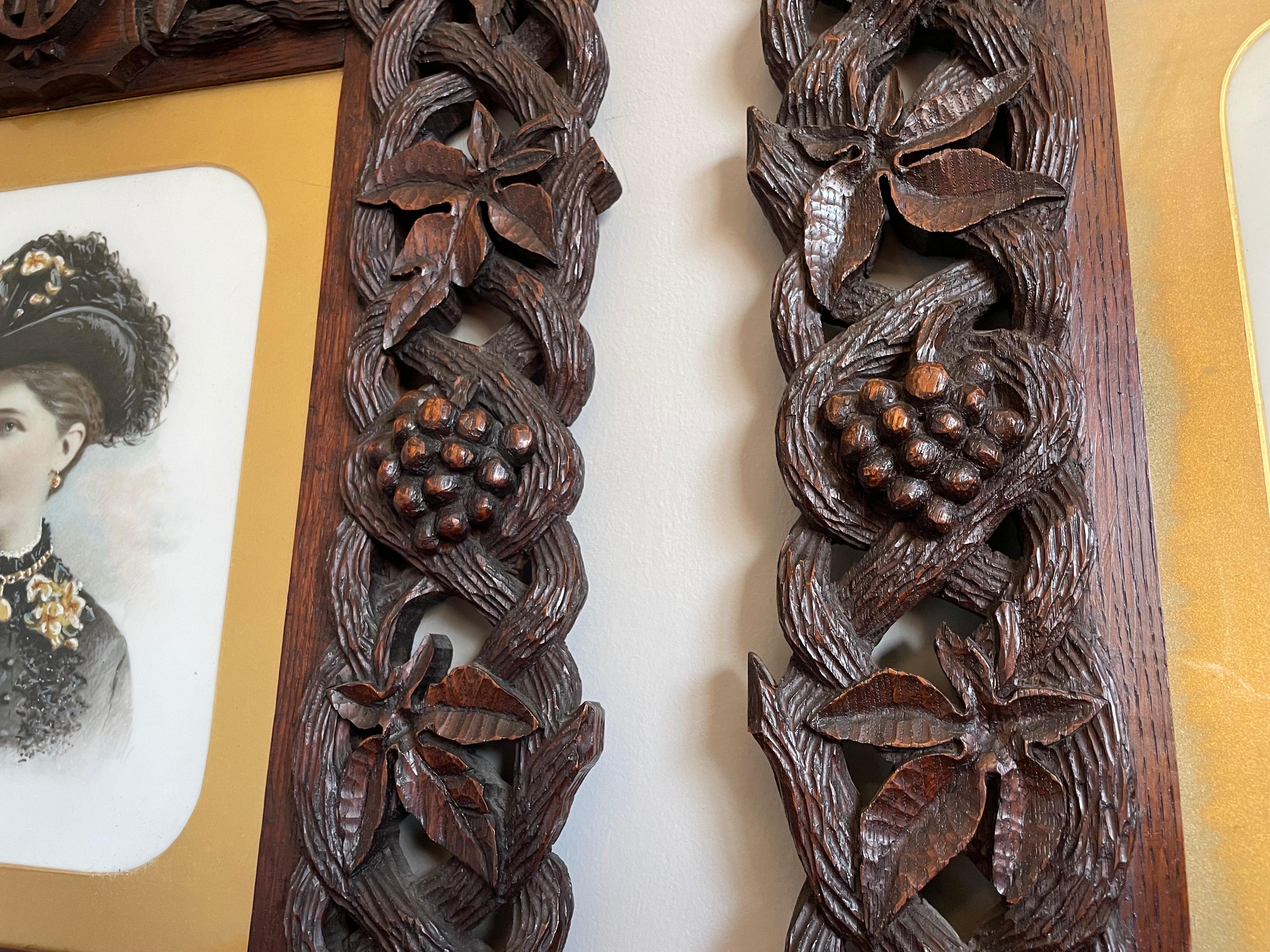 Antique Pair of Black Forest Photo Frames / Wall Mirrors with Grapevine Frames For Sale 5