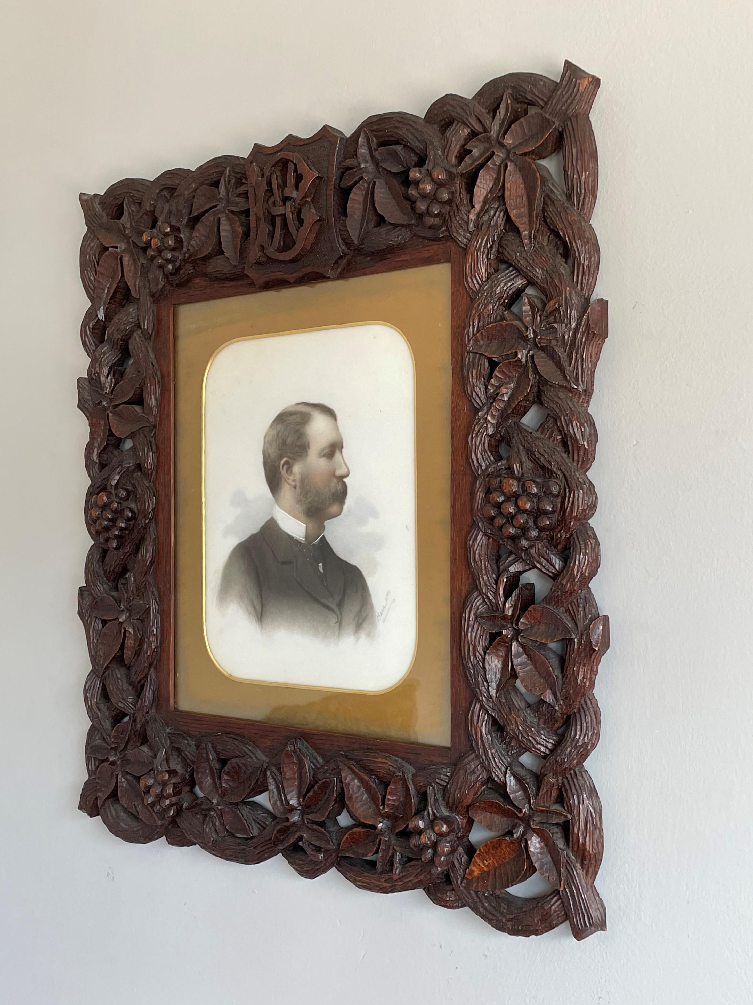 Superb condition, rare pair of hand carved, solid oak frames with stunning grapevines all around.

If you are appreciative of rare and sculptural antiques then this Swiss Black Forest pair of frames could be exactly what you are looking for. The