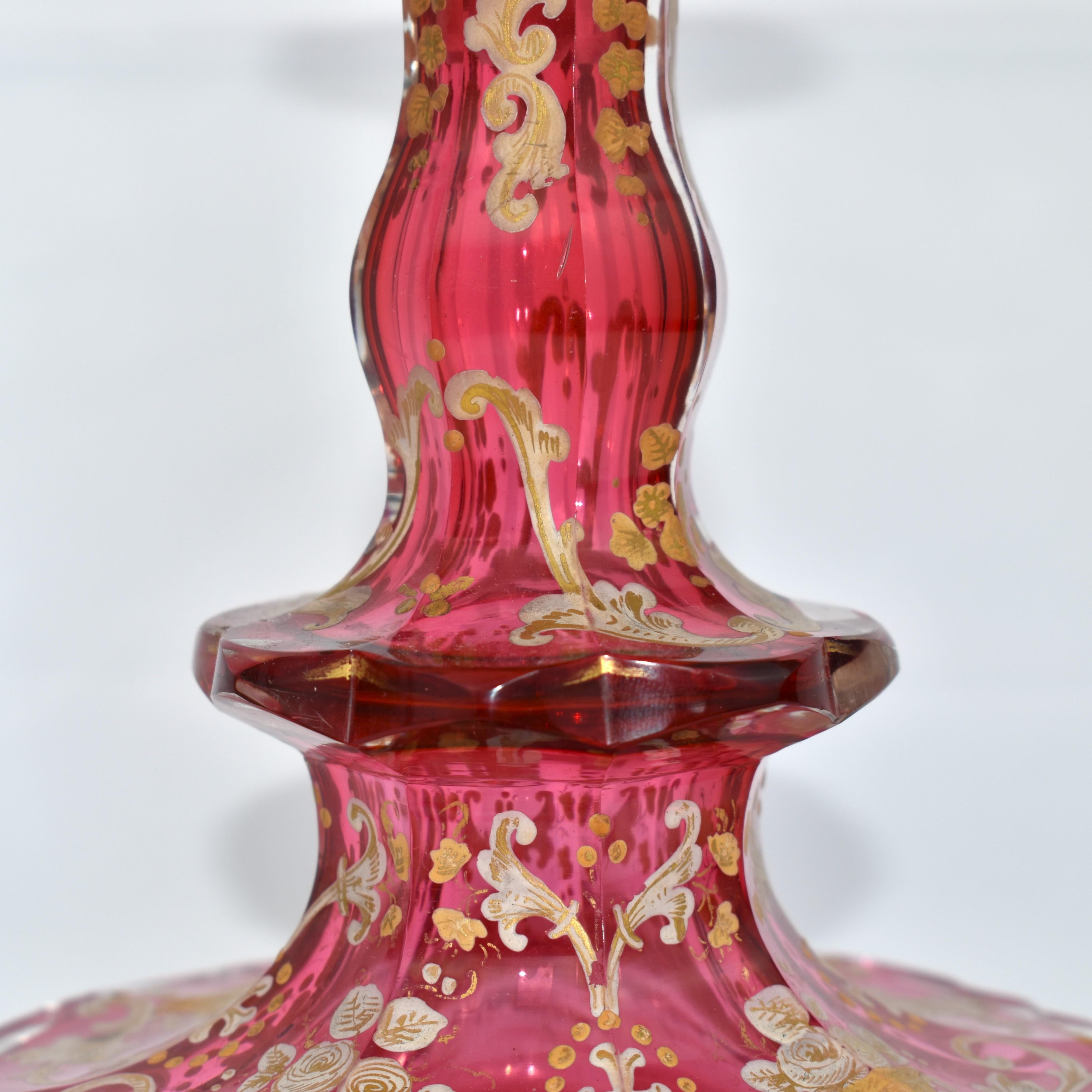 Paire de BOTTLES DE PERFUME BOHEMIAN CRANBERRY GLASS ENAMELLED, 19ème Siècle en vente 1