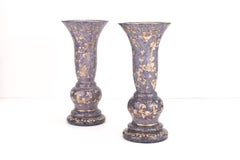 Antikes Paar böhmische Vasen aus emailliertem Kunstglas von Moser, 19. Jahrhundert