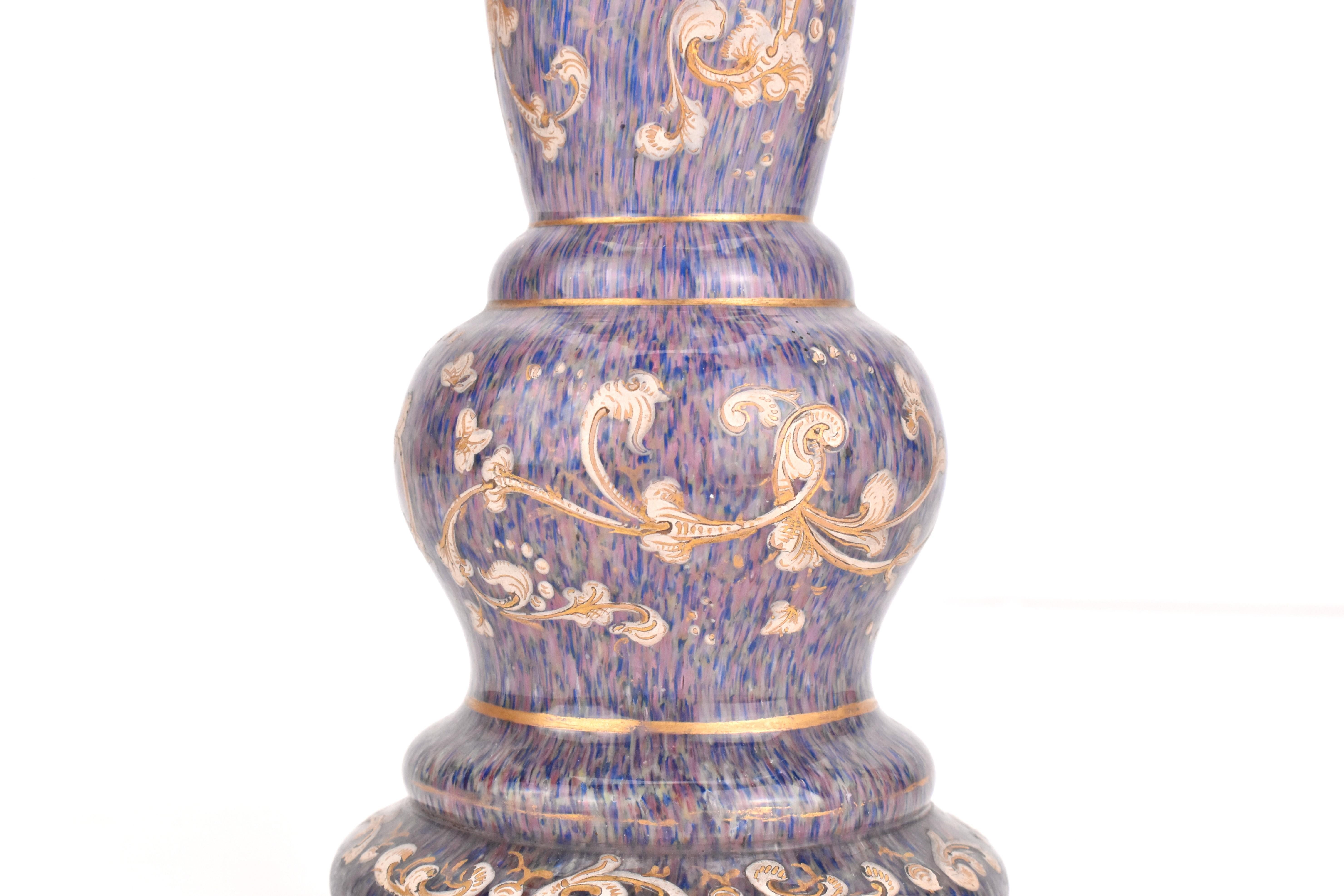 Smalto Coppia di vasi in vetro artistico smaltato di Boemia di Moser, XIX secolo in vendita