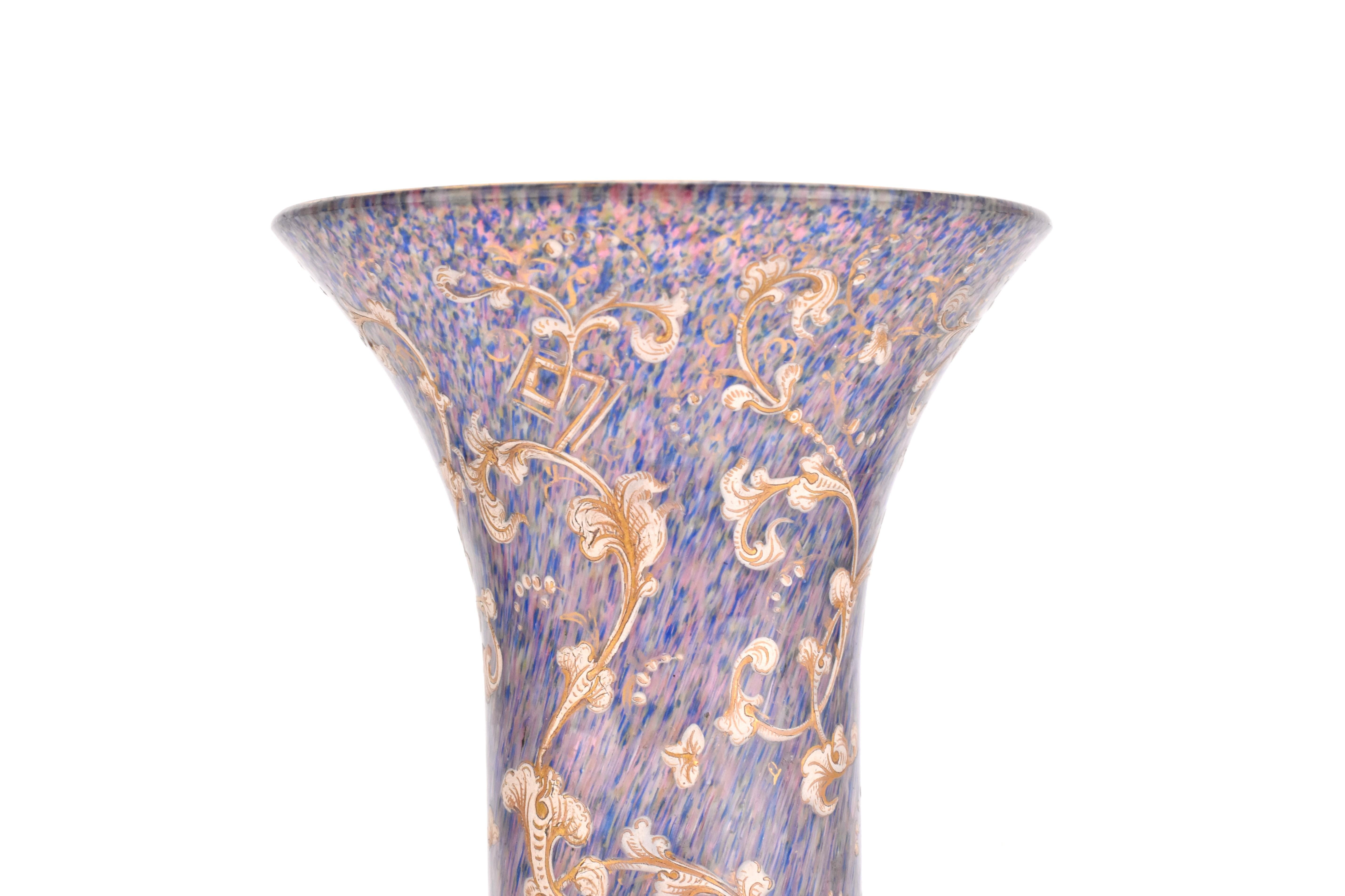 Coppia di vasi in vetro artistico smaltato di Boemia di Moser, XIX secolo in vendita 2