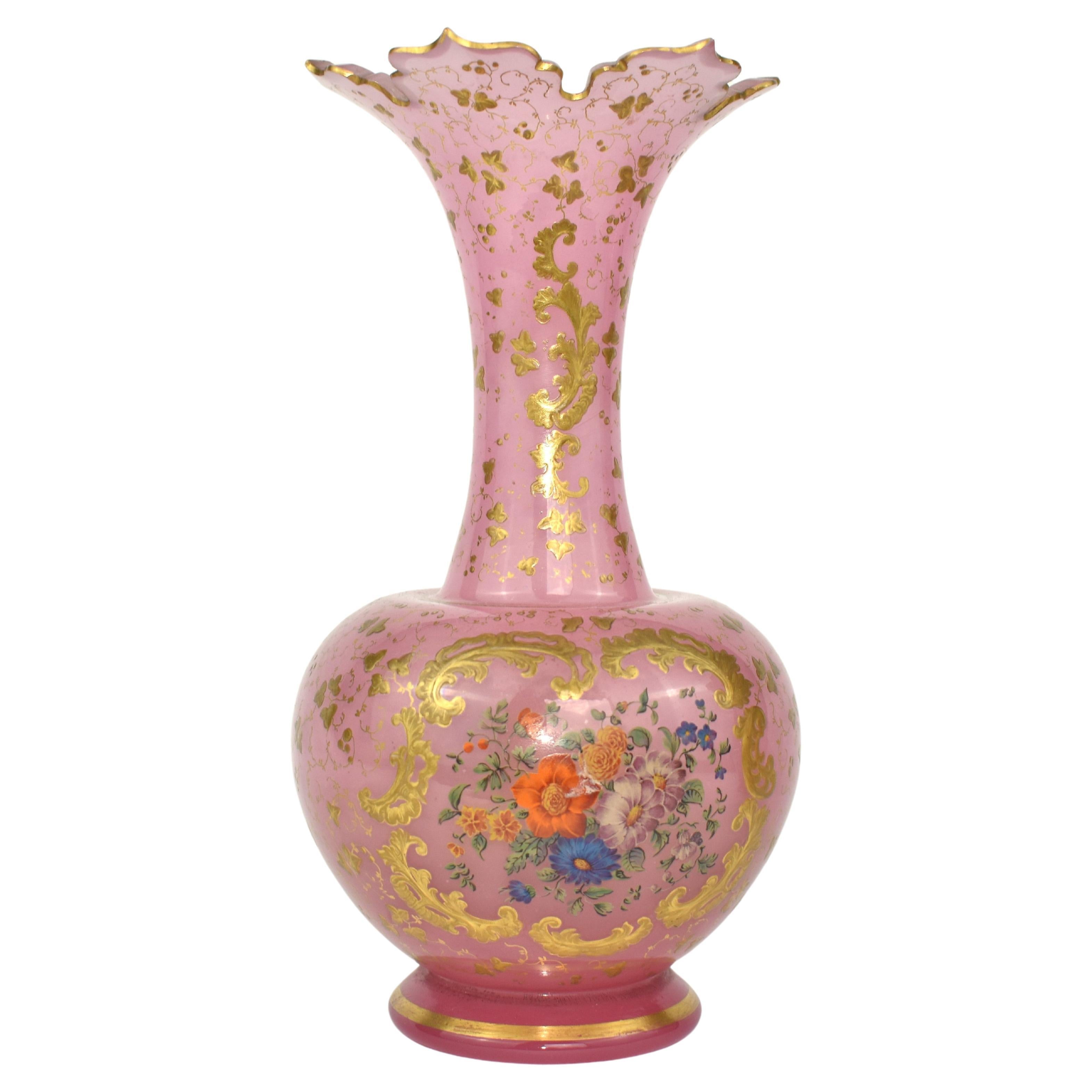 Antikes Paar von  Böhmische Vasen aus emailliertem Opalglas, 19. Jahrhundert im Angebot 2