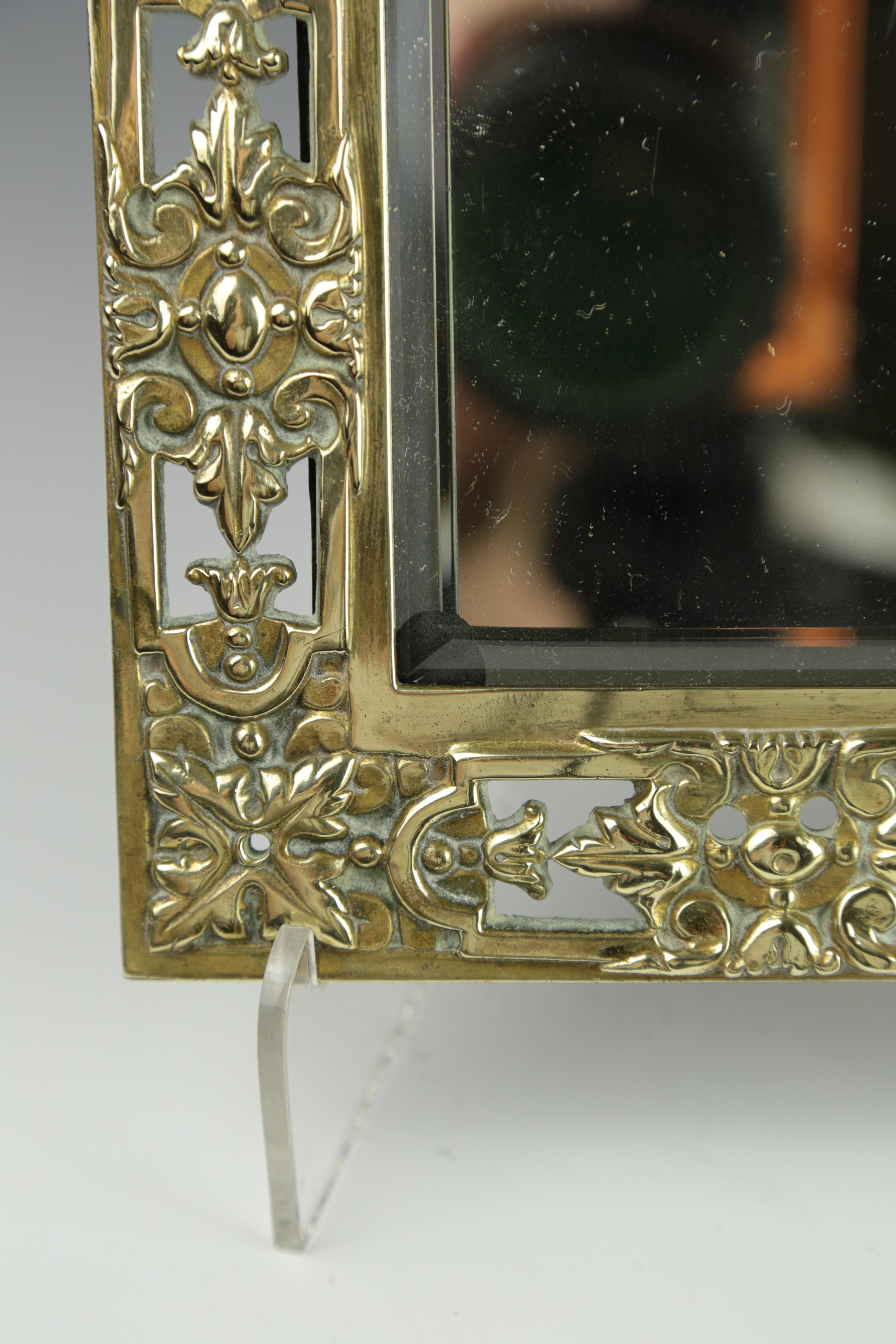 Ancienne paire de miroirs muraux victoriens britanniques en vente 3