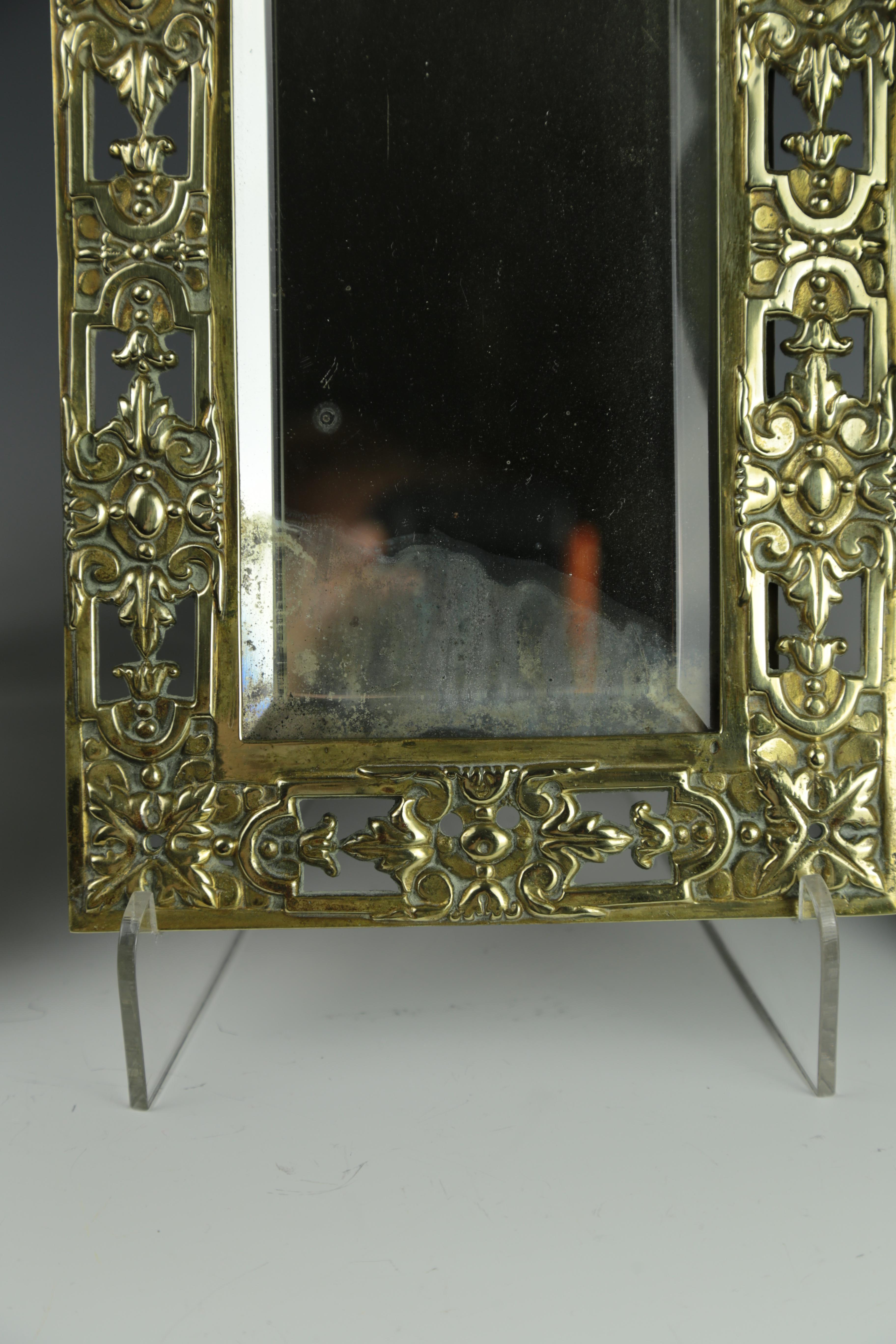 Ancienne paire de miroirs muraux victoriens britanniques en vente 4