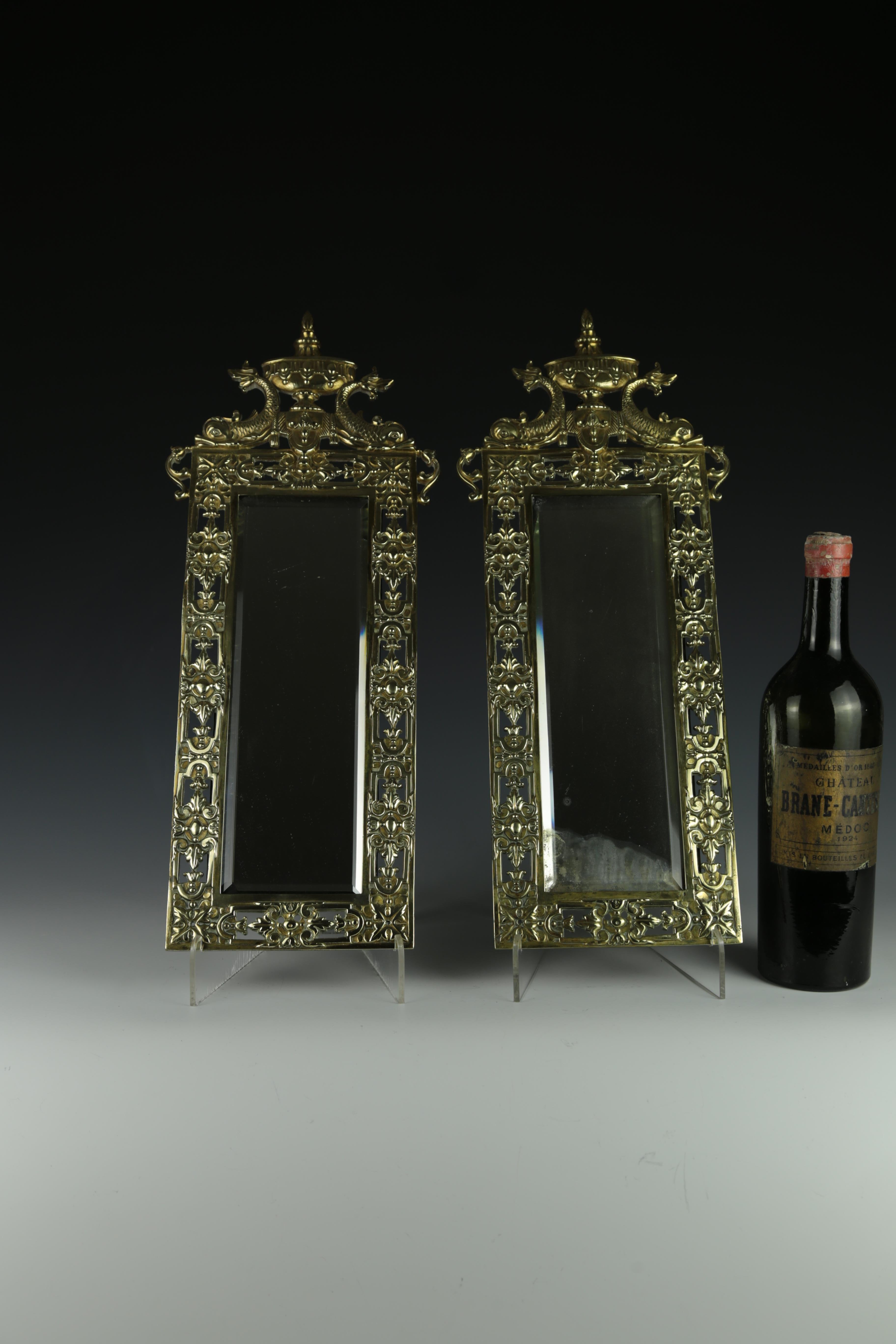 XIXe siècle Ancienne paire de miroirs muraux victoriens britanniques en vente