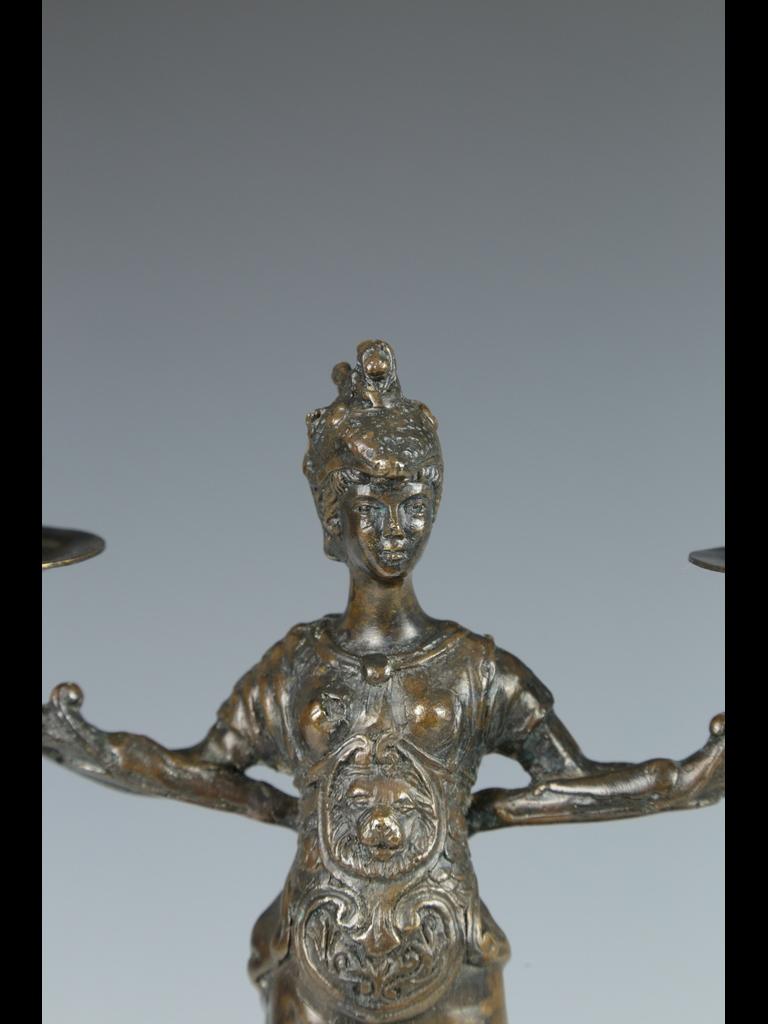 Paire de candélabres anciens en bronze de déesses d'Athènes par F. Souchal, Paris (vers 1850) en vente 7
