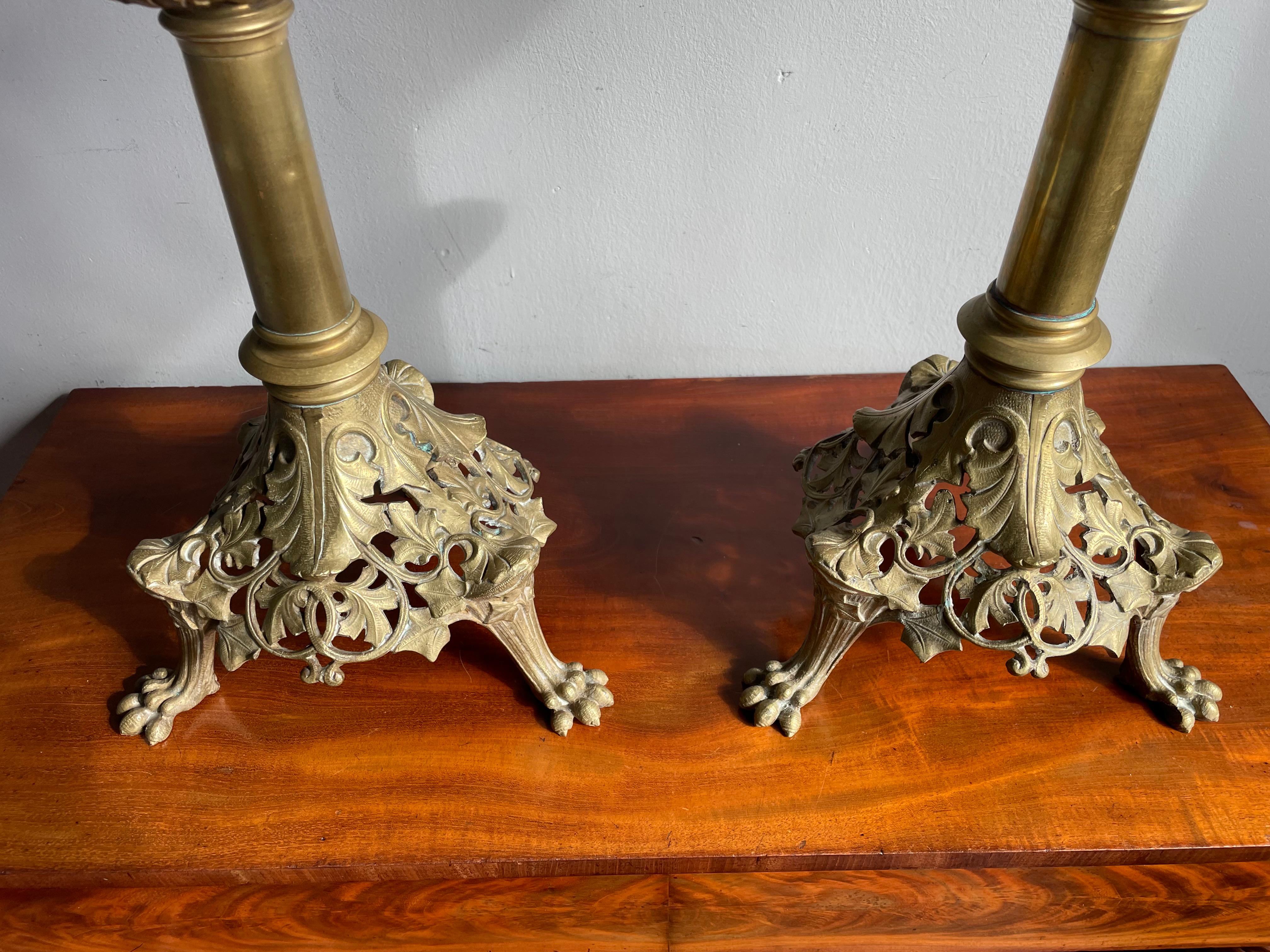 Antique Pair of Bronze Gothic Revival Church Altar Candlesticks / Candle Holders In Good Condition For Sale In Lisse, NL