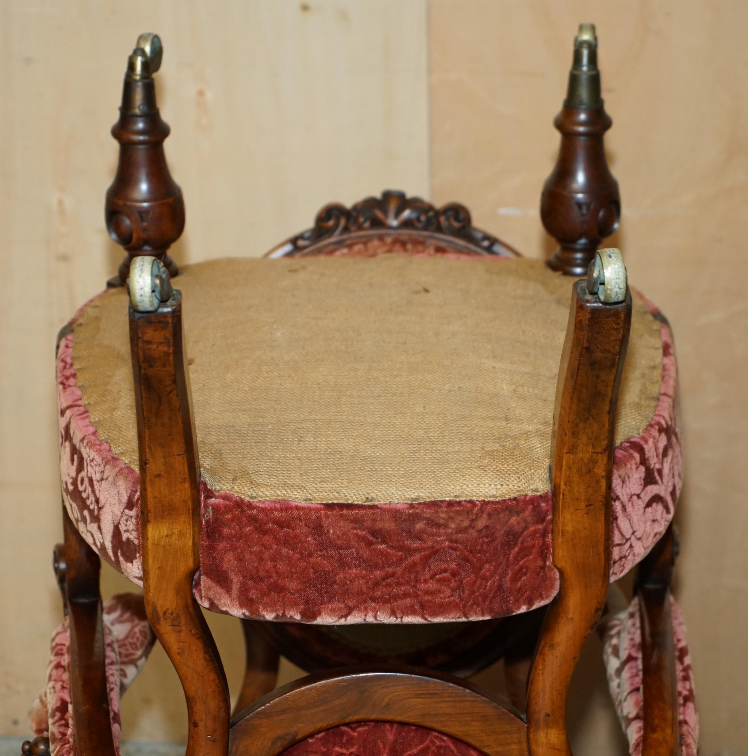 PAR ANTIGUO DE C HINDLEY & SONS ARMORIAL COAT OF ARMS CRESTS FRENCH ARMCHAIRs en venta 7