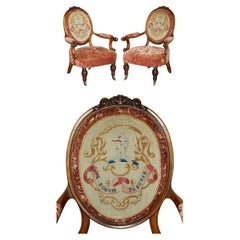 ANTIQUE PAIR OF C HINDLEY & SONS ARMORIAL COAT OF ARMS CRESTS FRENCH ARMCHAIRs (Paire de fauteuils d'armes C HINDLEY & SONS)