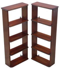 Zwei antike Mahagoni-Wand-Bücherregale von ca. 1900 - hochwertige Ausstellungsregale