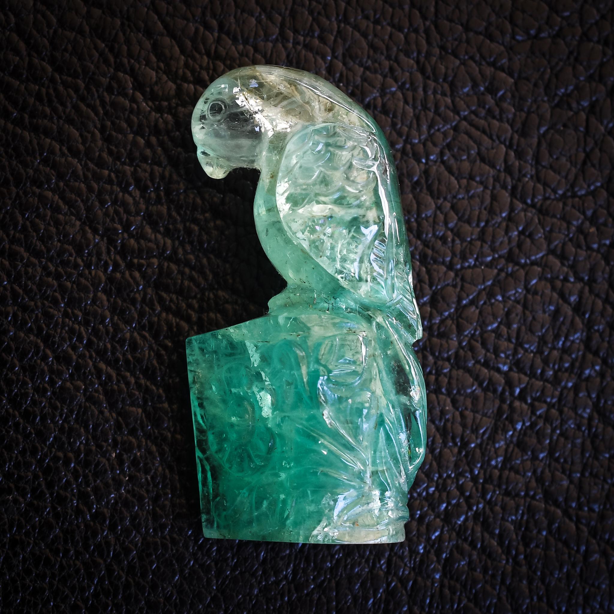 Women's or Men's Antique Pair of Carved Emerald Parrots For Sale