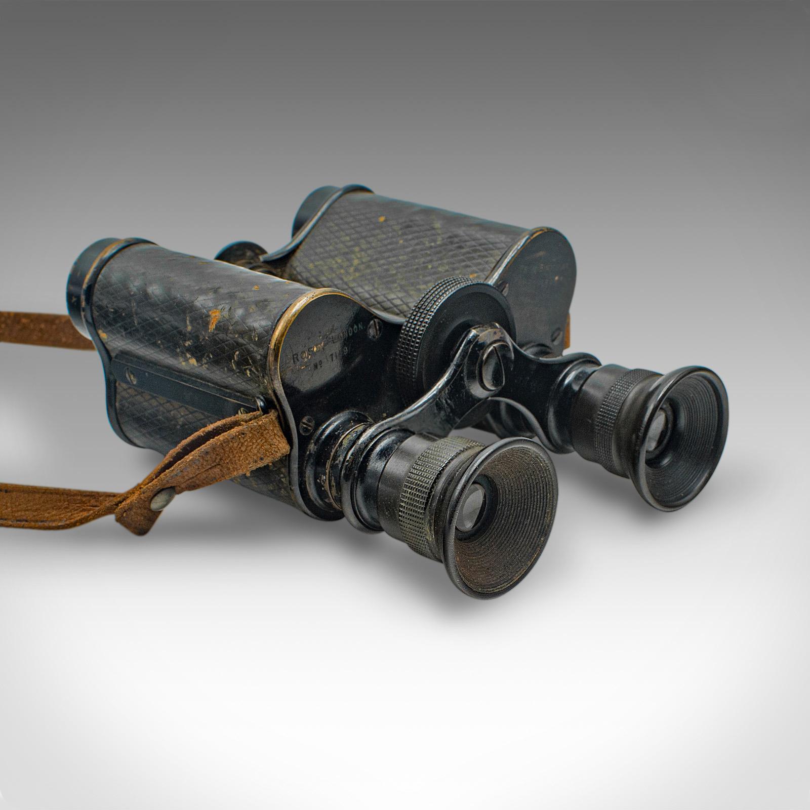 Victorien tardif Ancienne paire de binoculares anglaises, laiton, instrument optique victorien en vente
