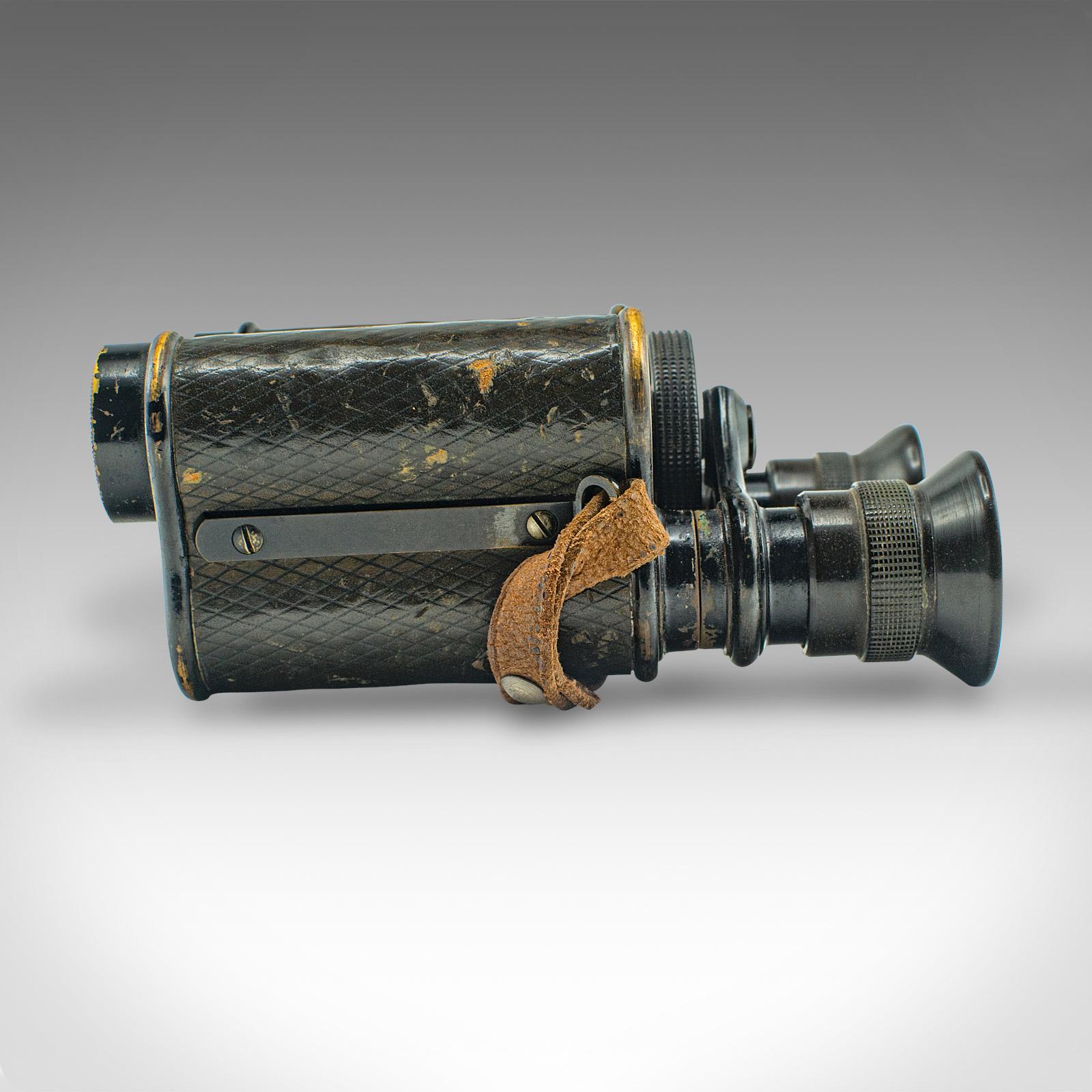 Laiton Ancienne paire de binoculares anglaises, laiton, instrument optique victorien en vente