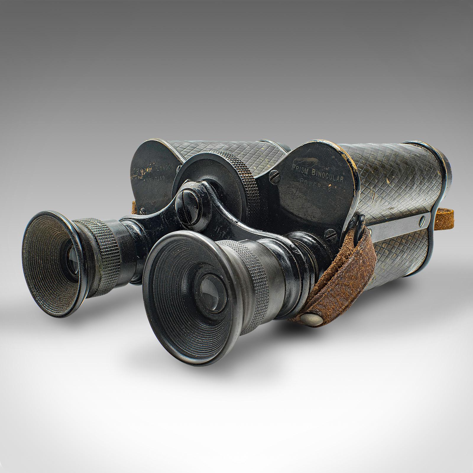 Ancienne paire de binoculares anglaises, laiton, instrument optique victorien en vente 1