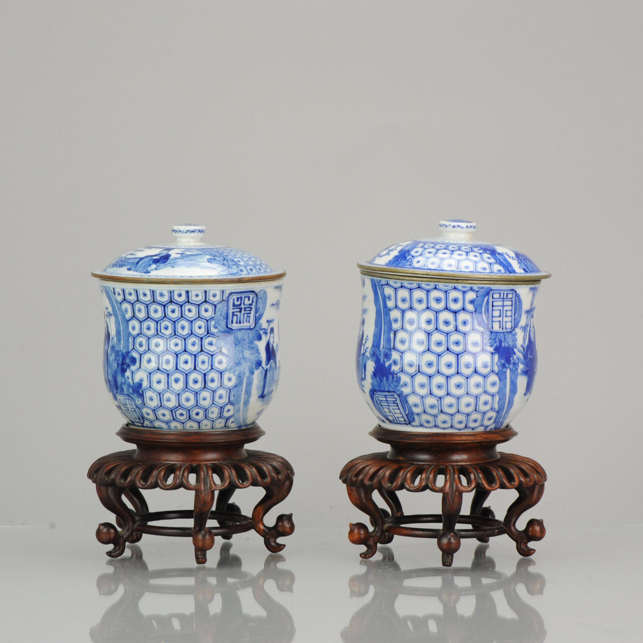 Antique Pair of Chinese 19th Century Bleu de Hue Lidded Jars Vietnamese Market In Good Condition In Amsterdam, Noord Holland