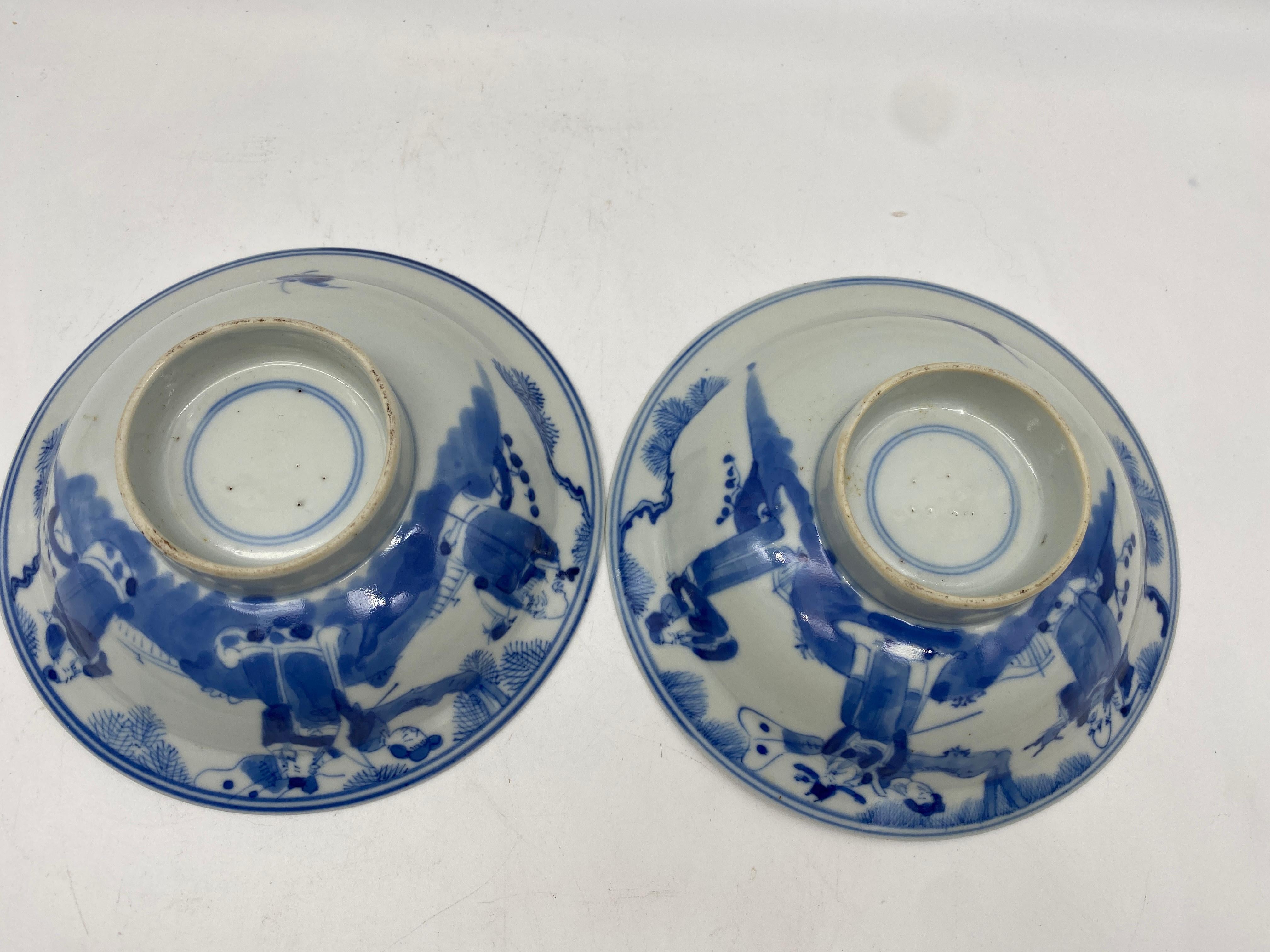 Antique Pair of Chinese Blue and White Porcelain Bowls For Sale 3