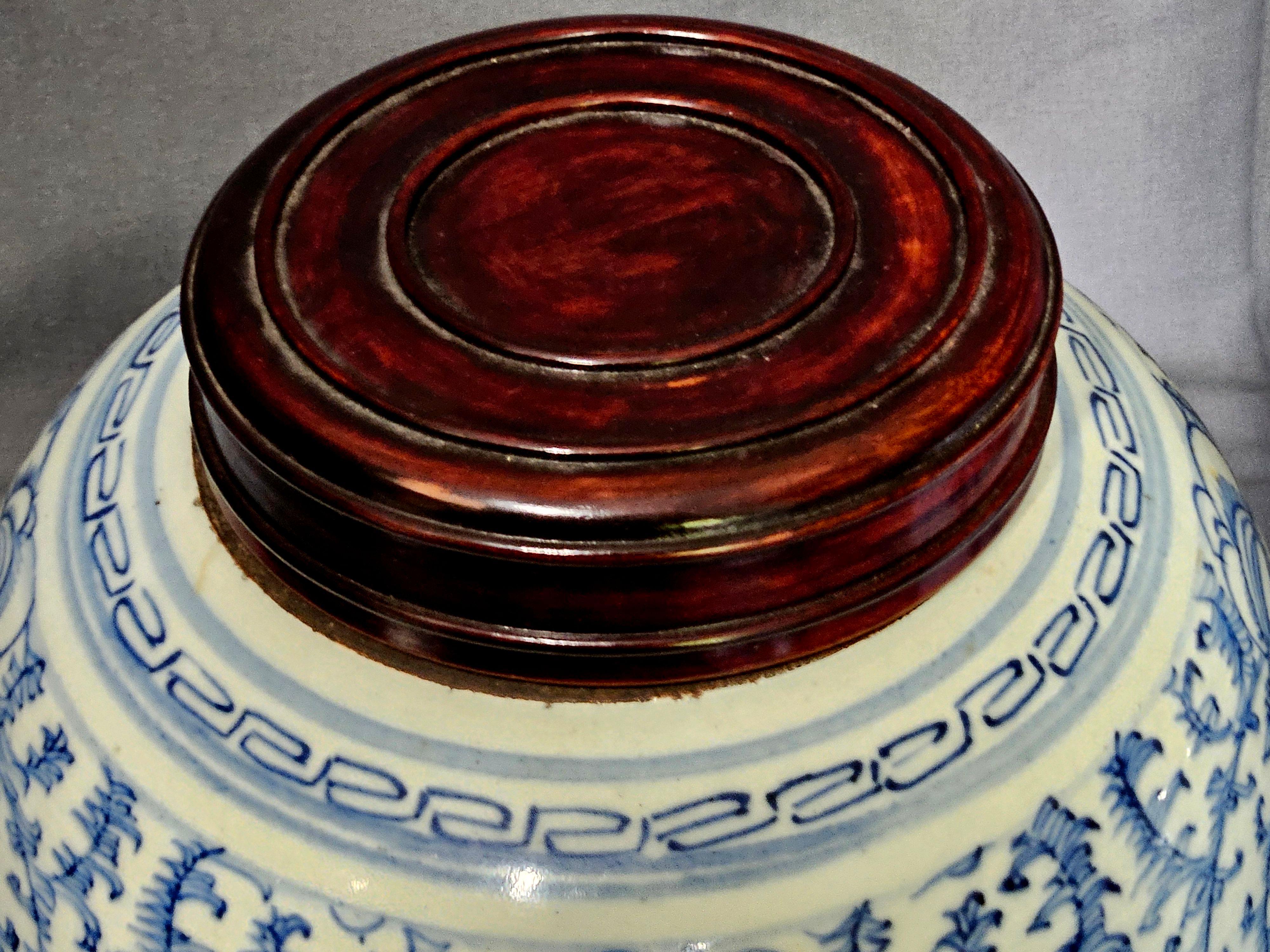 Antikes Paar chinesischer Ingwergläser aus blauem und weißem Porzellan, 19. im Angebot 2