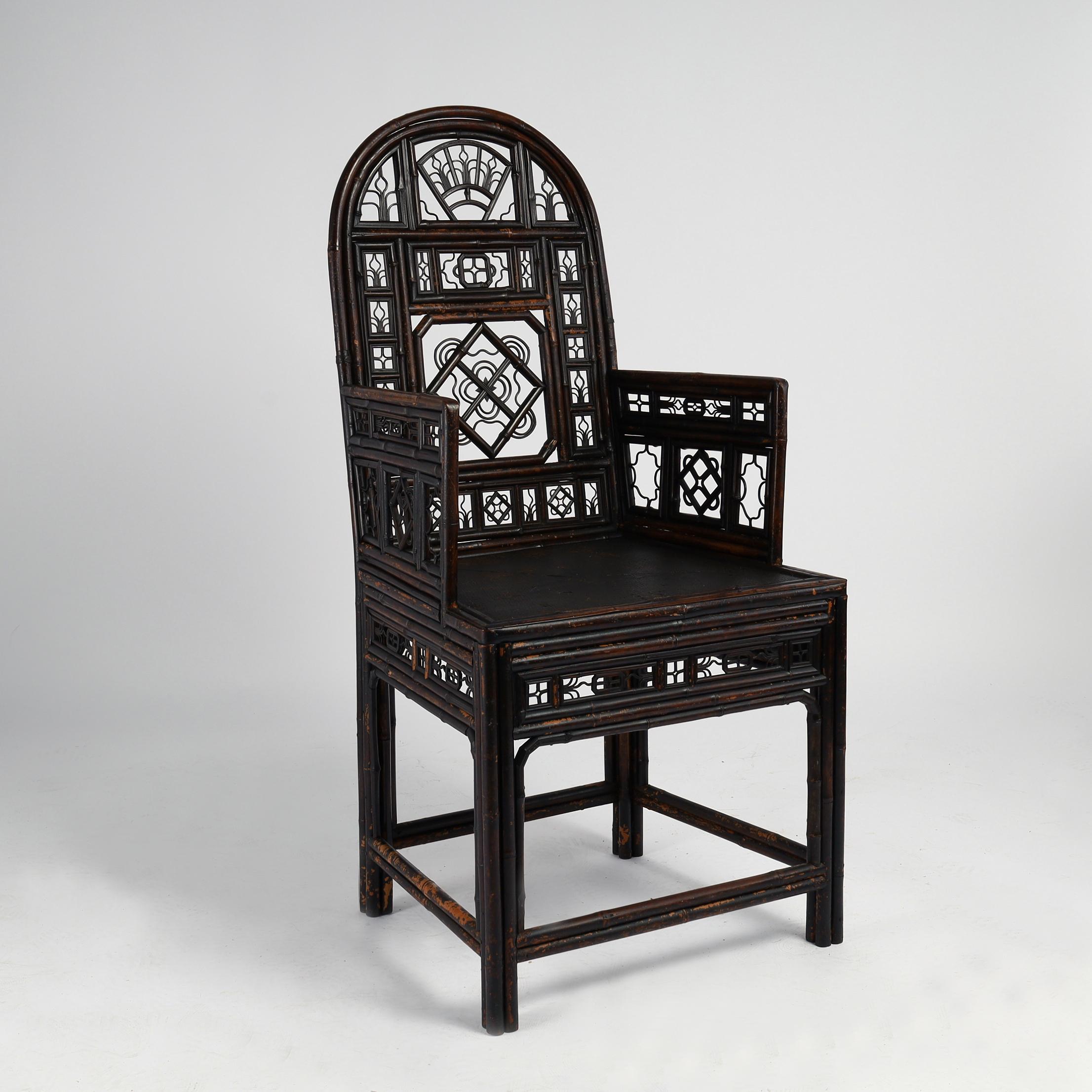 Fait main Ancienne paire de chaises chinoises en bambou de style Pavillion de Brighton en vente