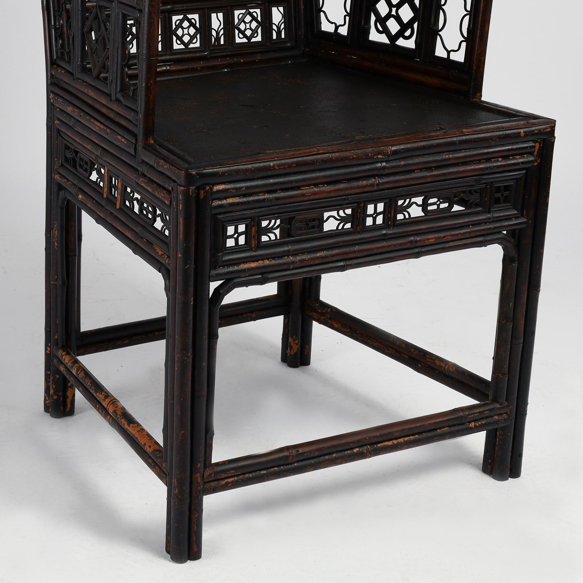 XIXe siècle Ancienne paire de chaises chinoises en bambou de style Pavillion de Brighton en vente