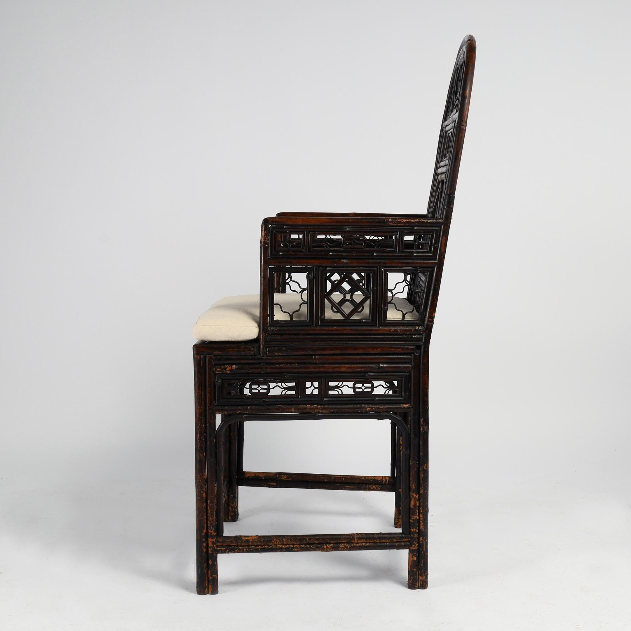 Ancienne paire de chaises chinoises en bambou de style Pavillion de Brighton en vente 1