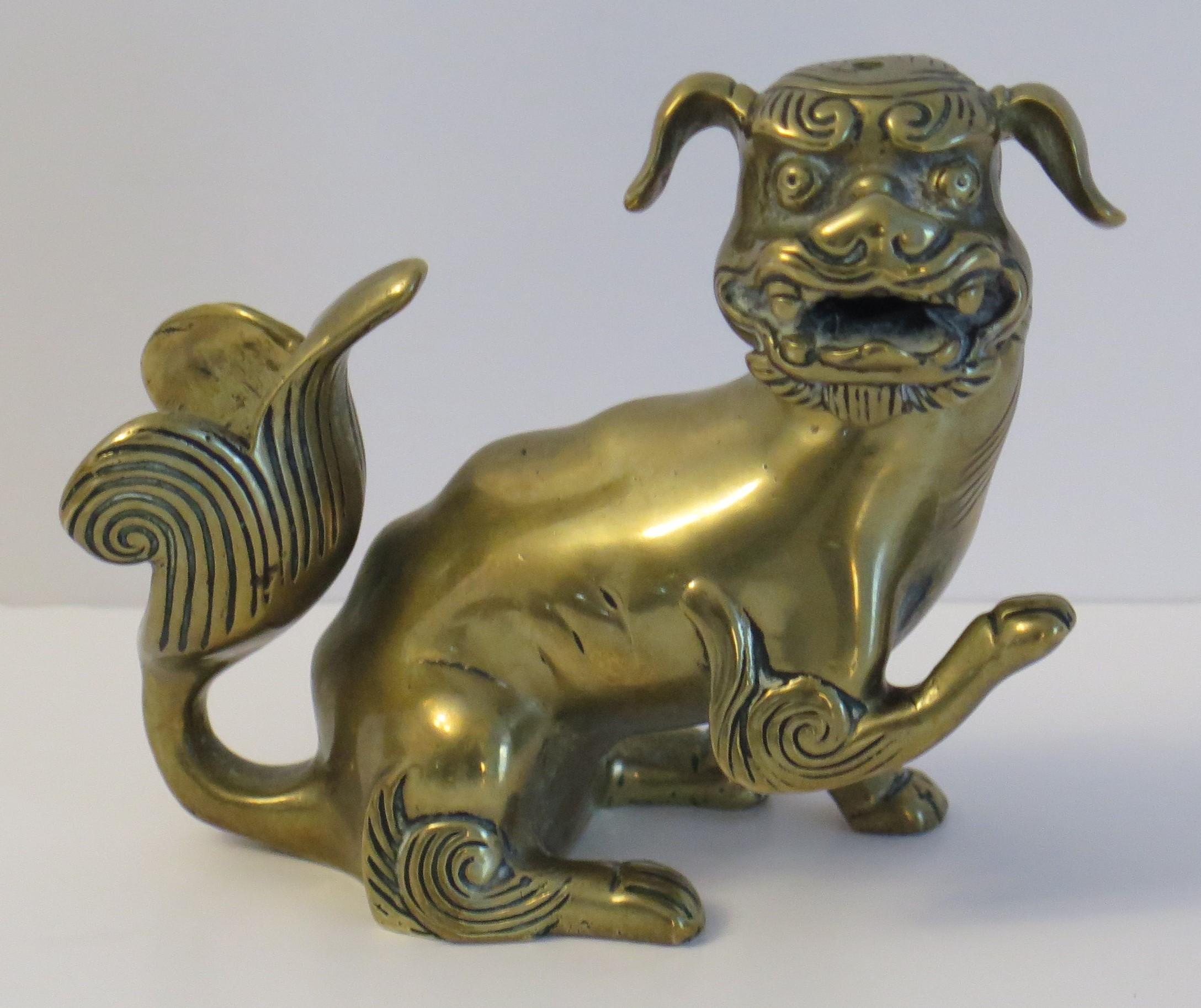 Antikes Paar chinesischer Bronze- Foo-Hunde, gut detailliert, Qing, frühes 19. Jahrhundert im Angebot 8
