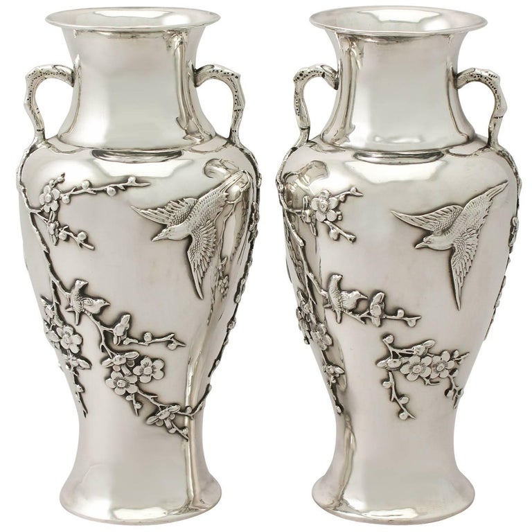 Antique Pair of Chinese Export Silver Vases For Sale at 1stdibs