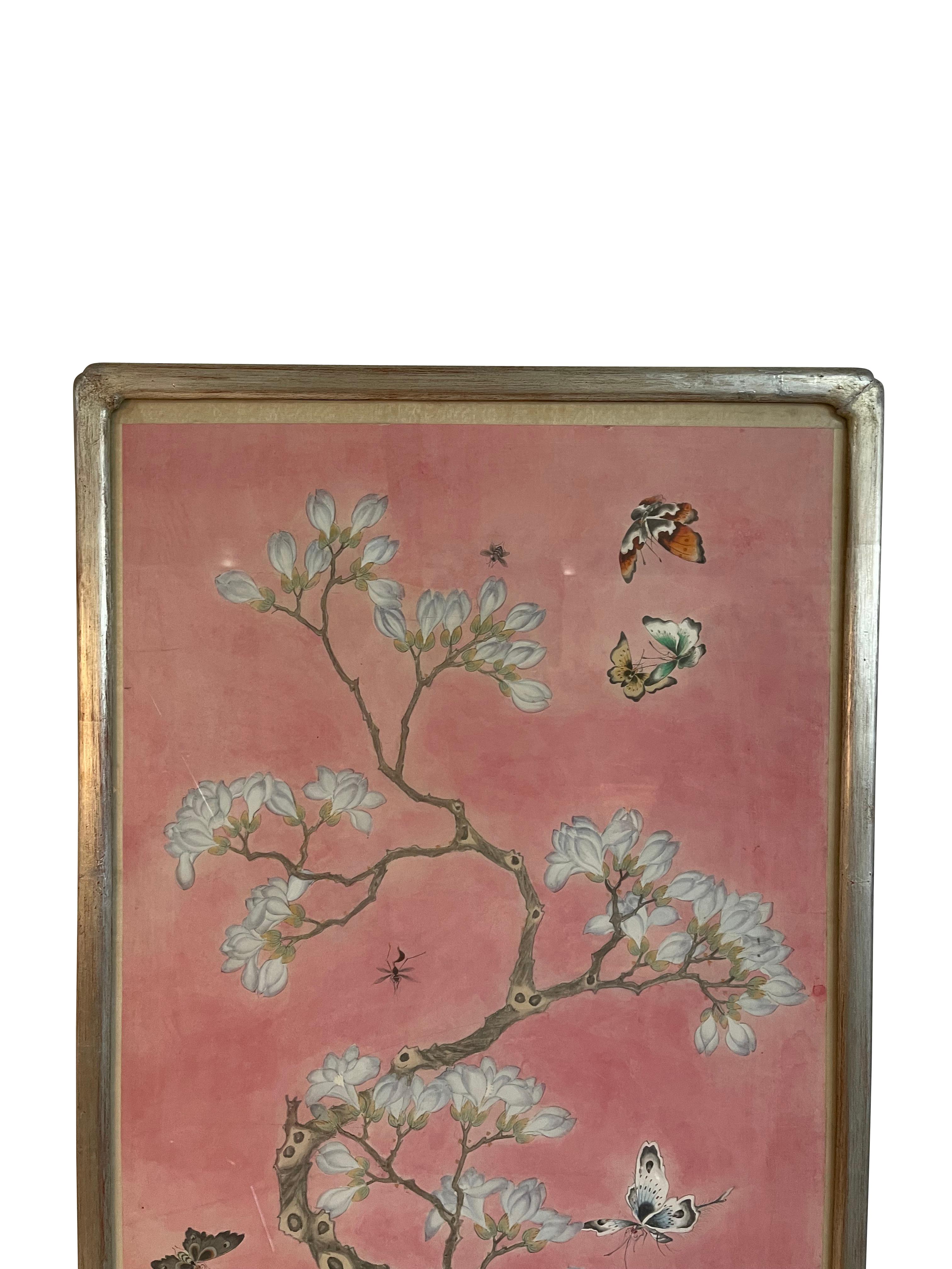 Ancienne paire d'aquarelles chinoises roses botaniques en bois de chien dans des cadres en argent  en vente 3